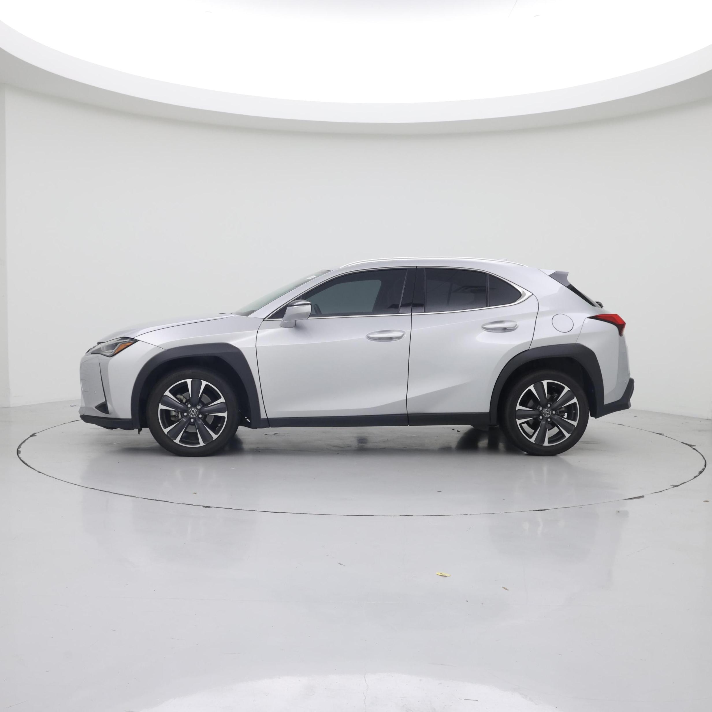 Thumbnail: 2020 Lexus UX - 3