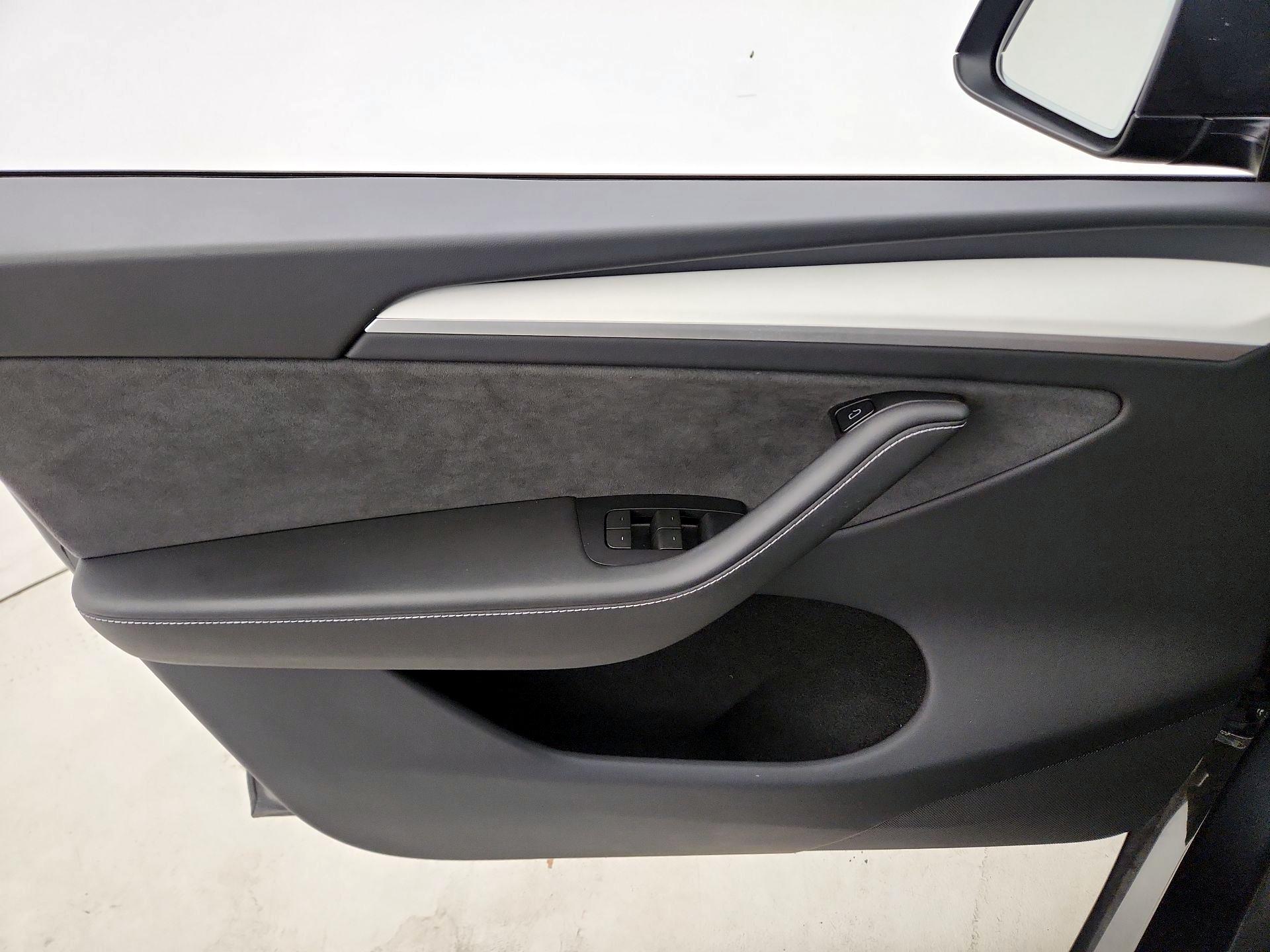 Thumbnail: 2024 Tesla Model Y - 12