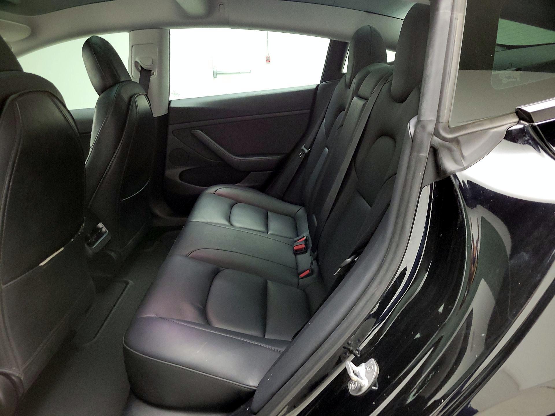 Thumbnail: 2023 Tesla Model 3 - 19