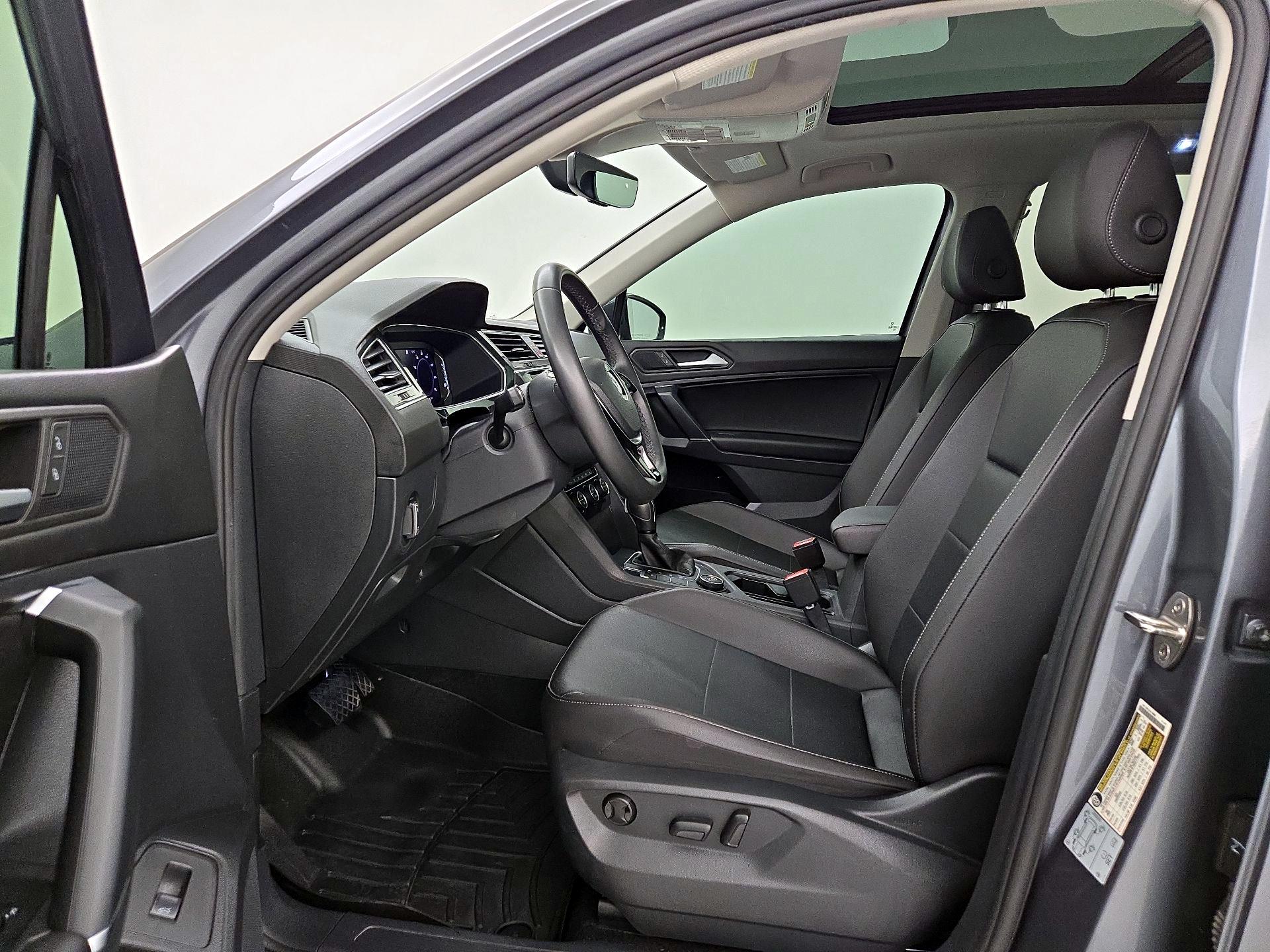 Thumbnail: 2020 Volkswagen Tiguan - 11