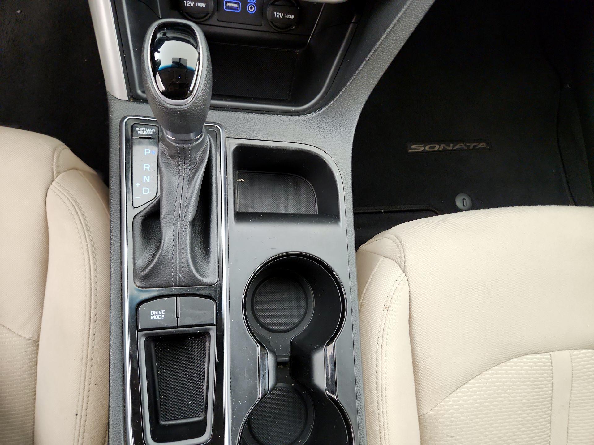 Thumbnail: 2016 Hyundai Sonata - 15