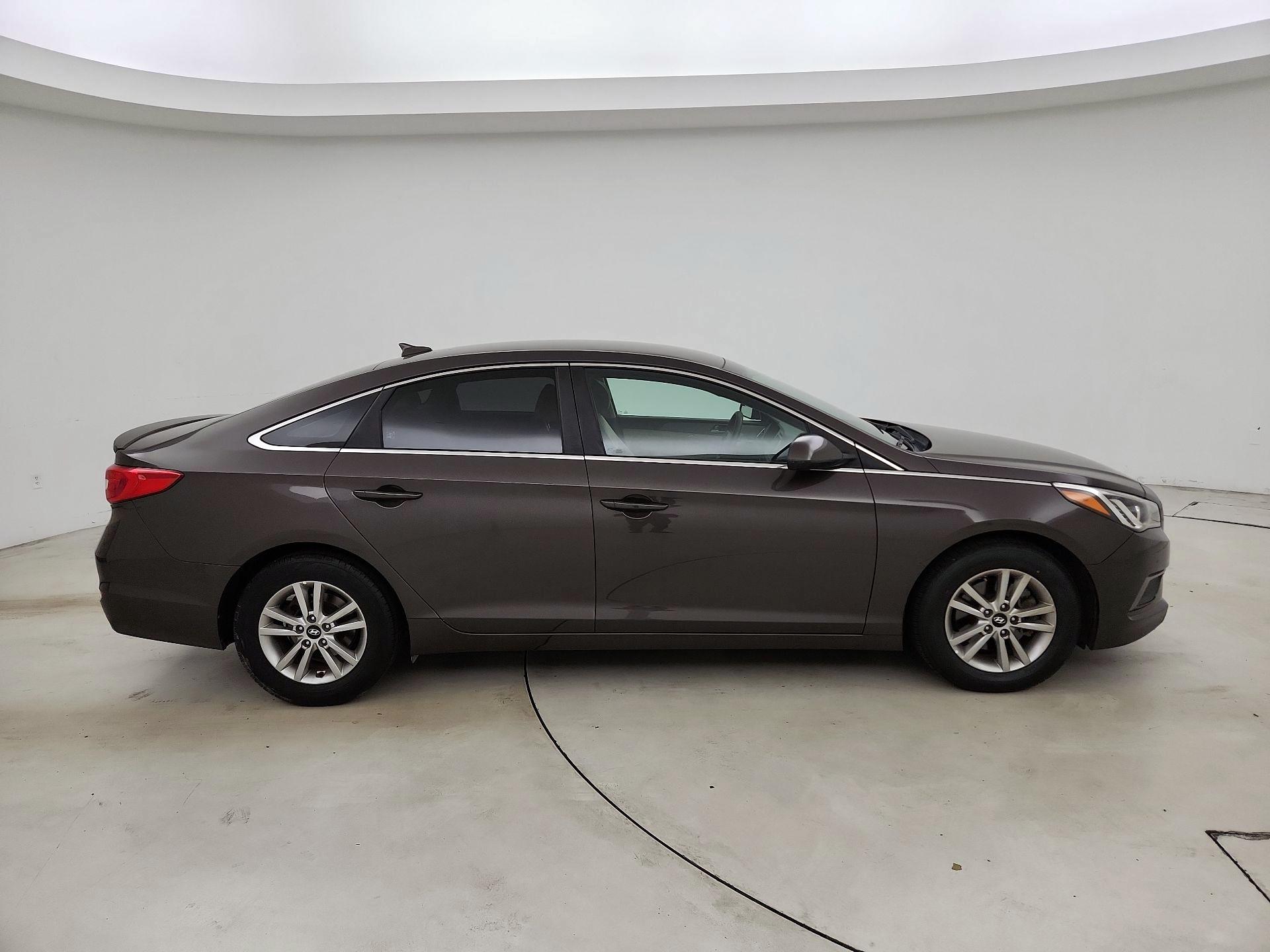 Thumbnail: 2016 Hyundai Sonata - 4