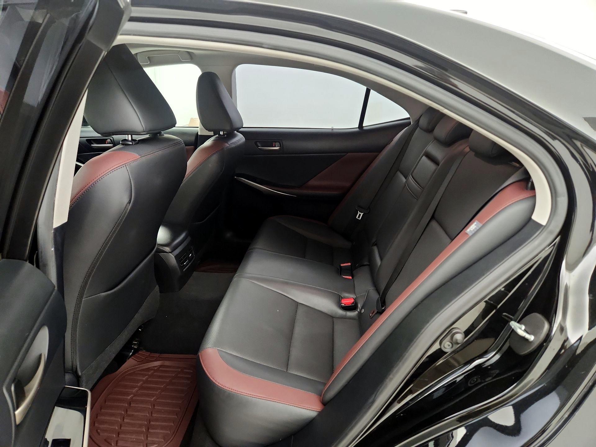 Thumbnail: 2016 Lexus IS - 19