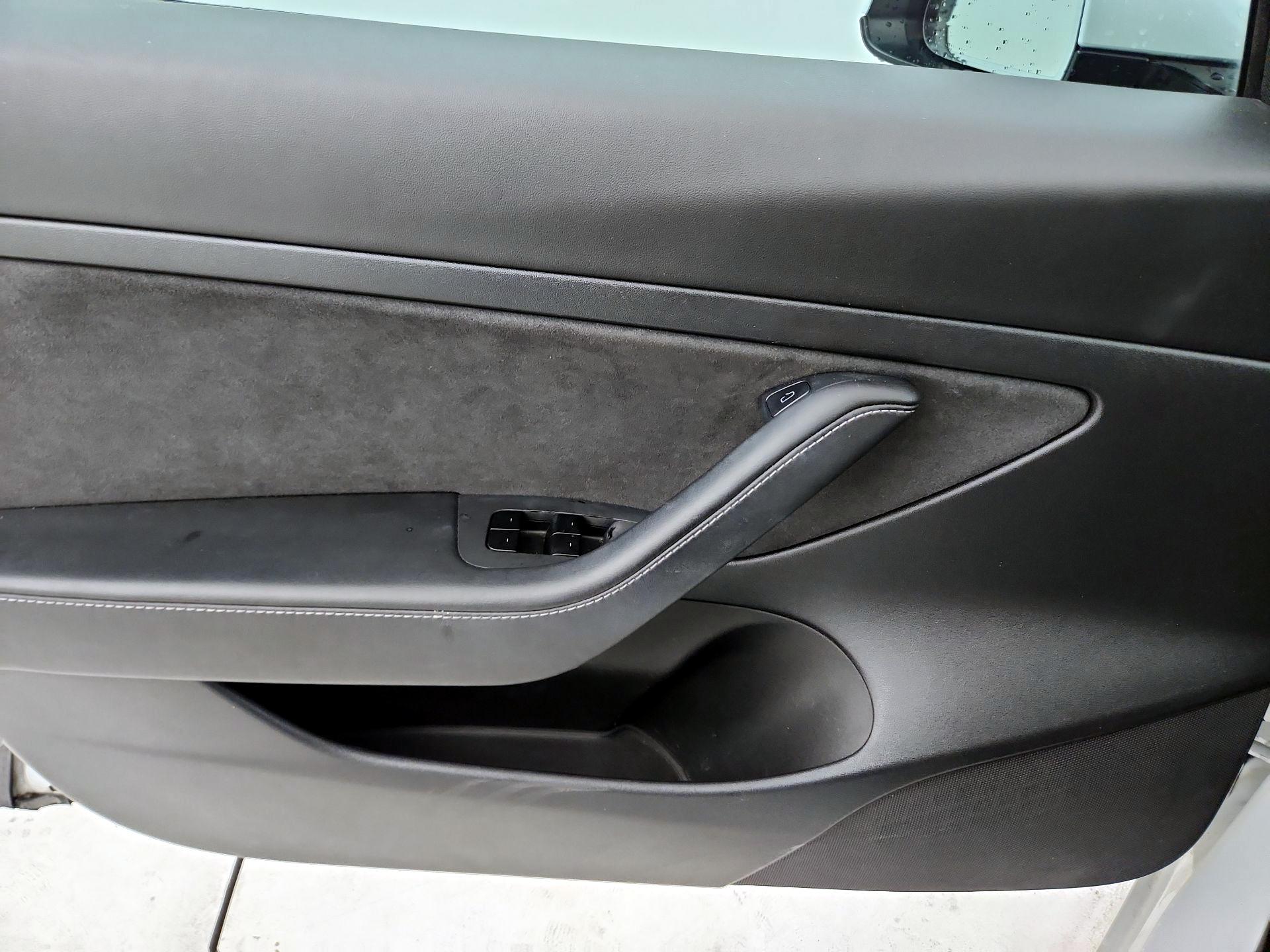 Thumbnail: 2021 Tesla Model 3 - 10