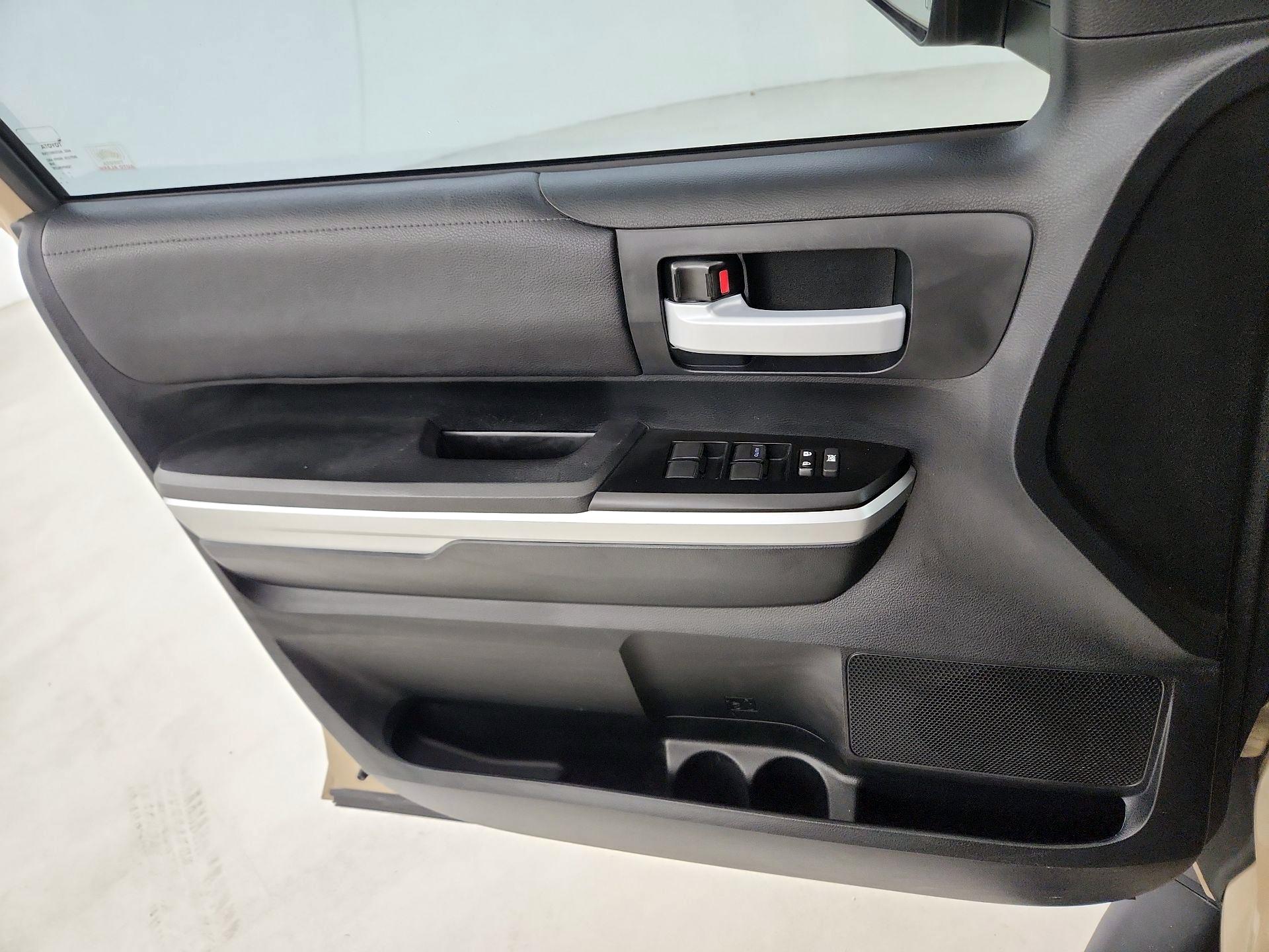 Thumbnail: 2017 Toyota Tundra - 10