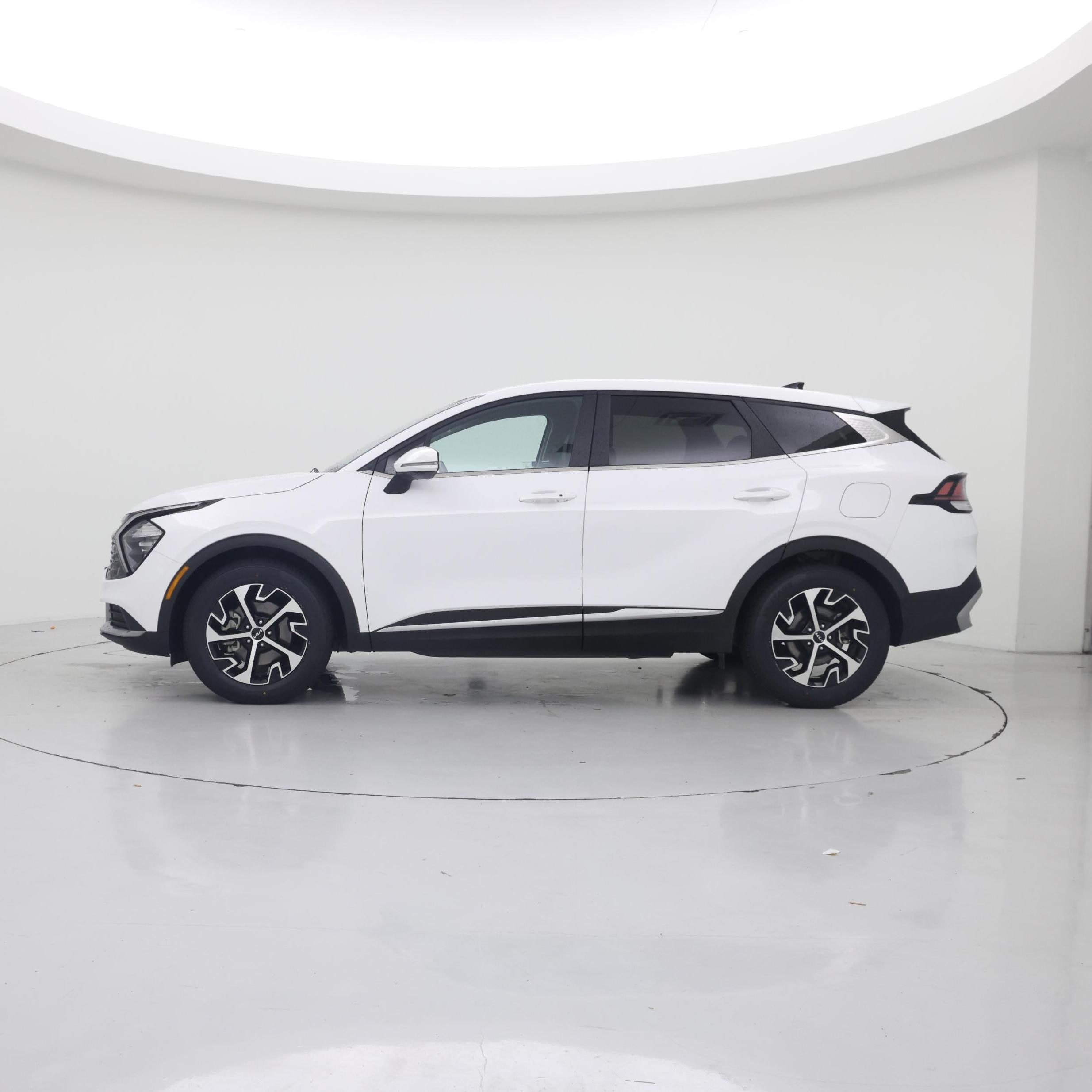 Thumbnail: 2023 Kia Sportage - 3
