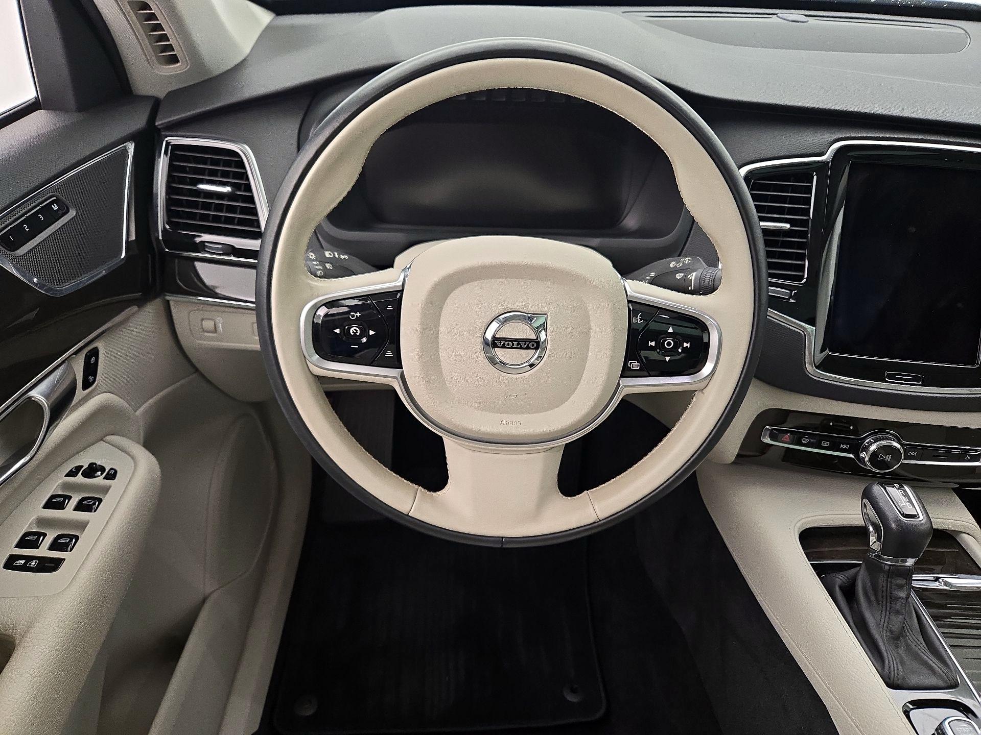 Thumbnail: 2018 Volvo XC90 - 10