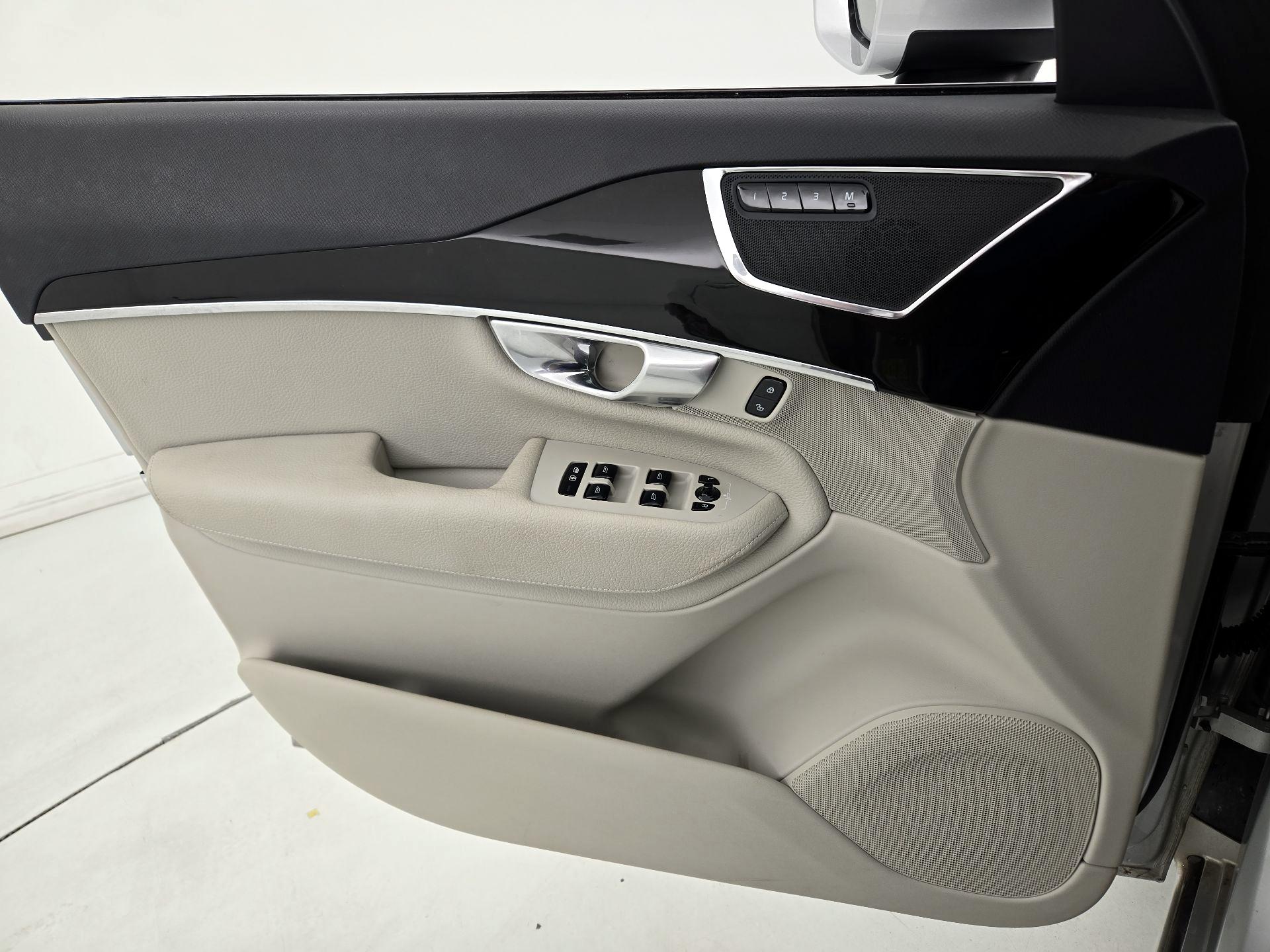 Thumbnail: 2018 Volvo XC90 - 12