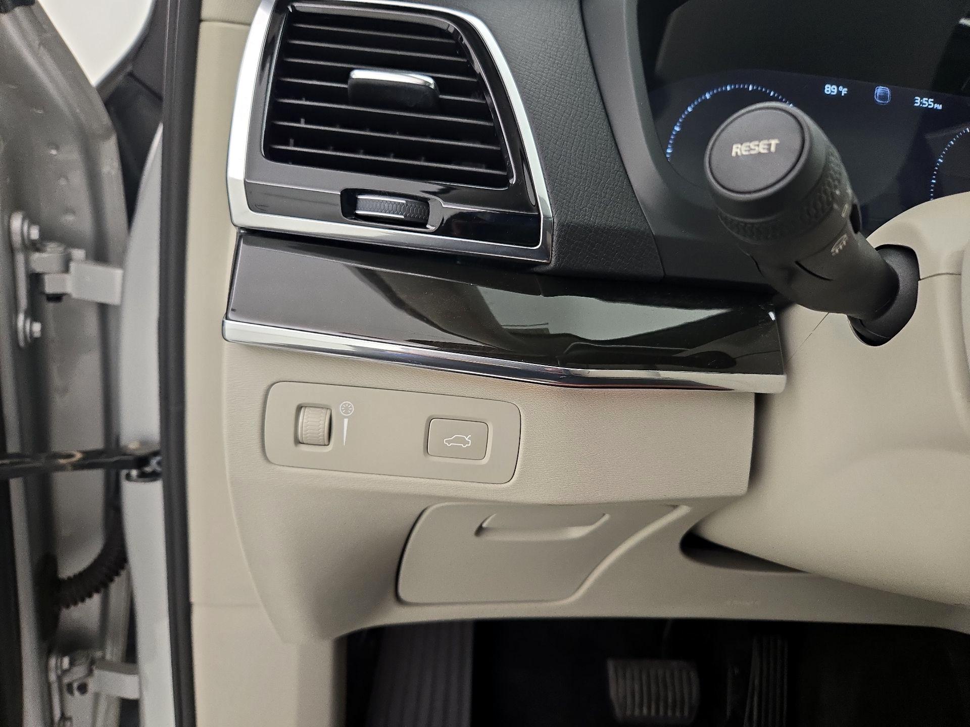 Thumbnail: 2018 Volvo XC90 - 13