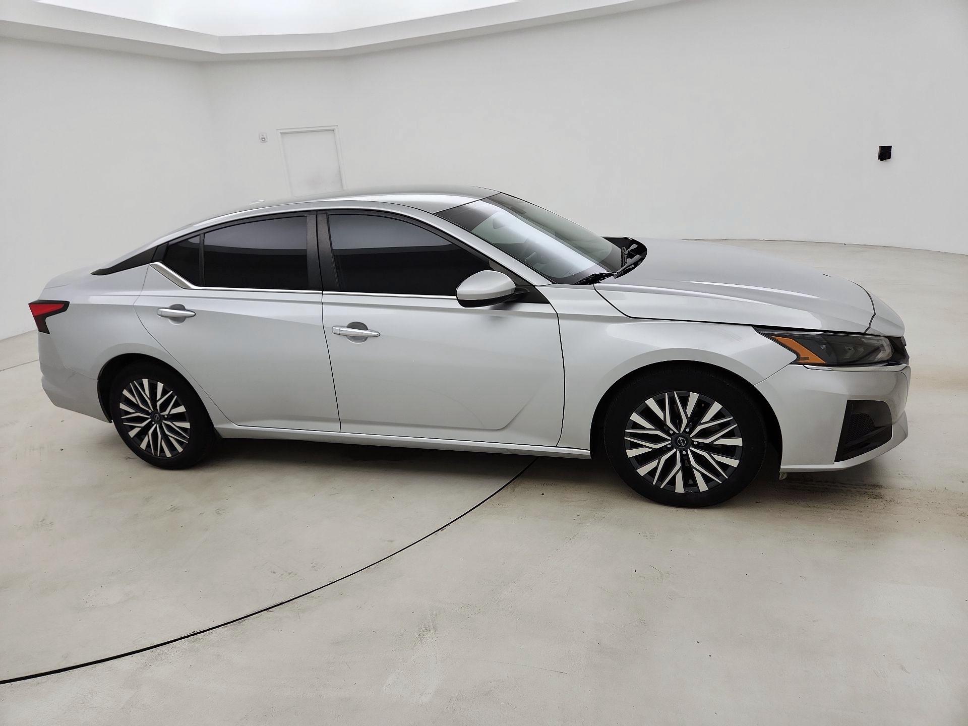 Thumbnail: 2023 Nissan Altima - 4