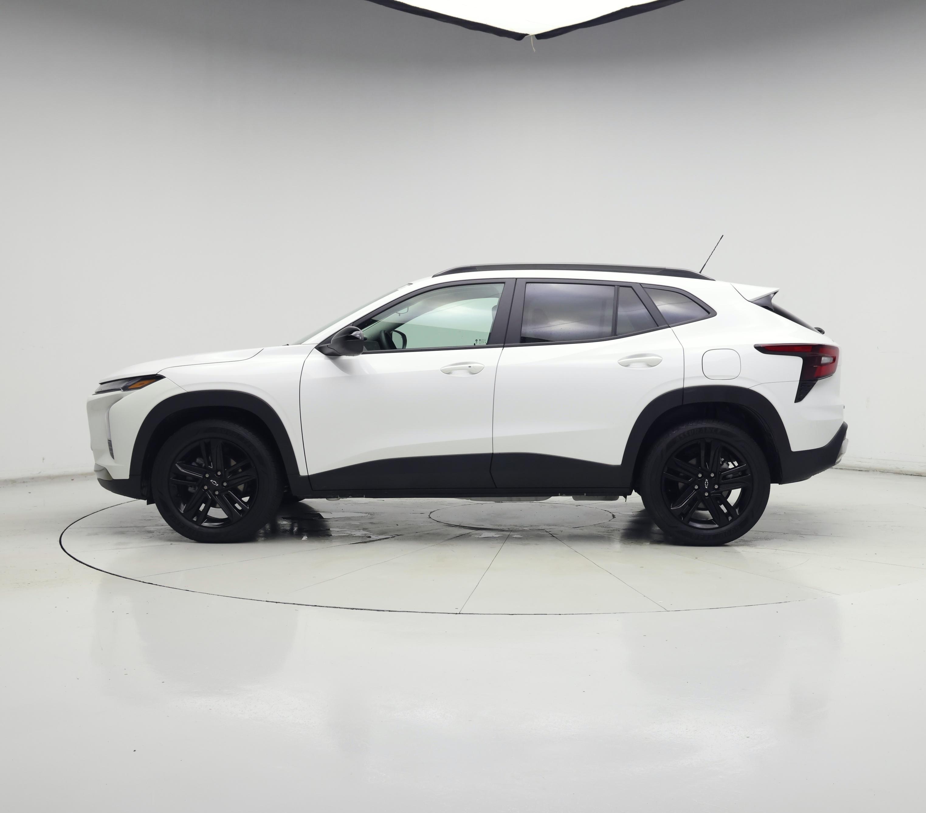 Thumbnail: 2025 Chevrolet Trax - 3