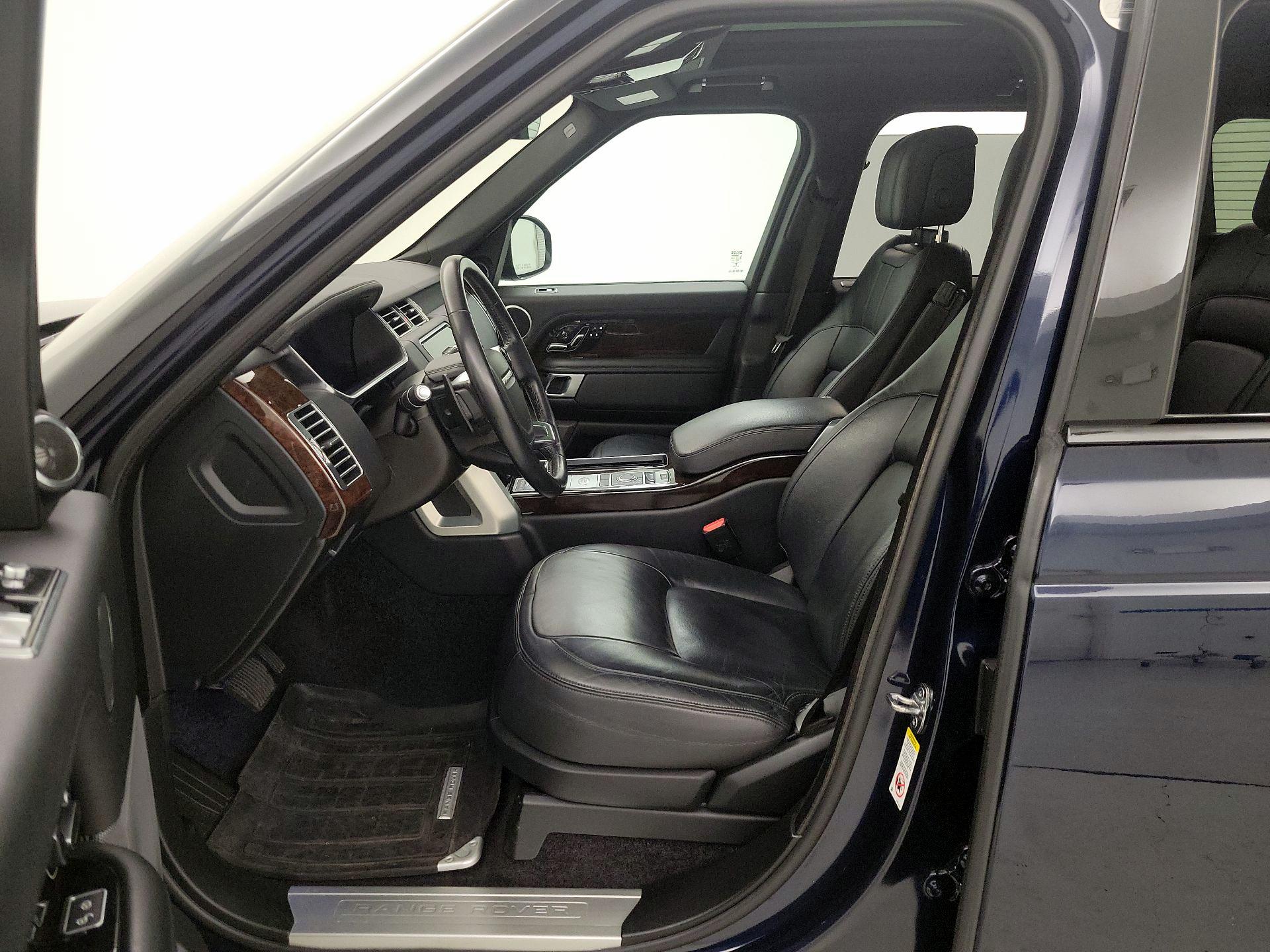 Thumbnail: 2020 Land Rover Range Rover - 11