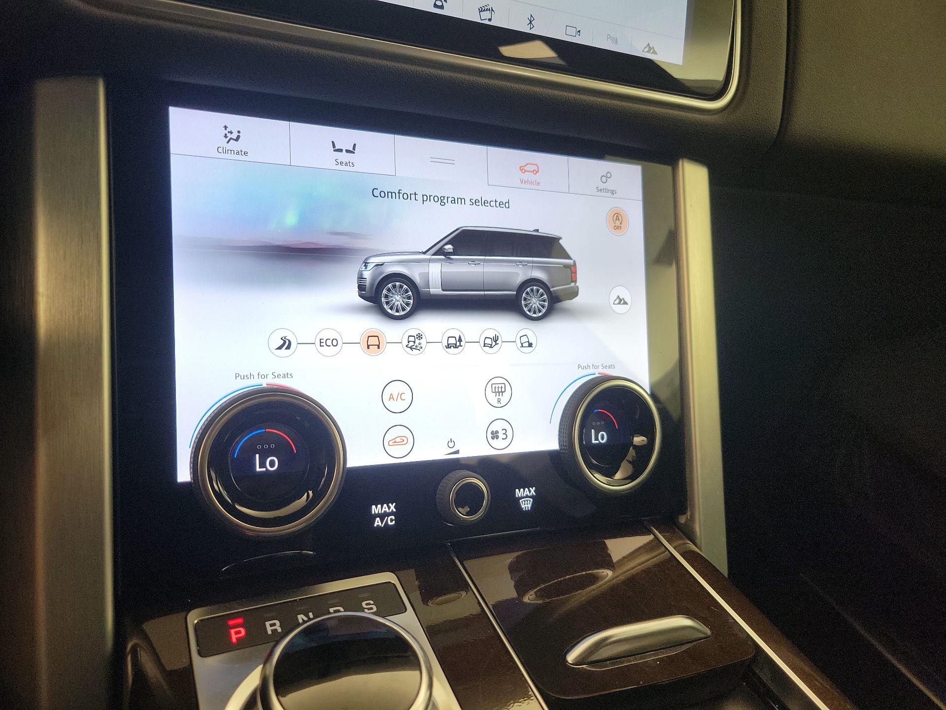 Thumbnail: 2020 Land Rover Range Rover - 16