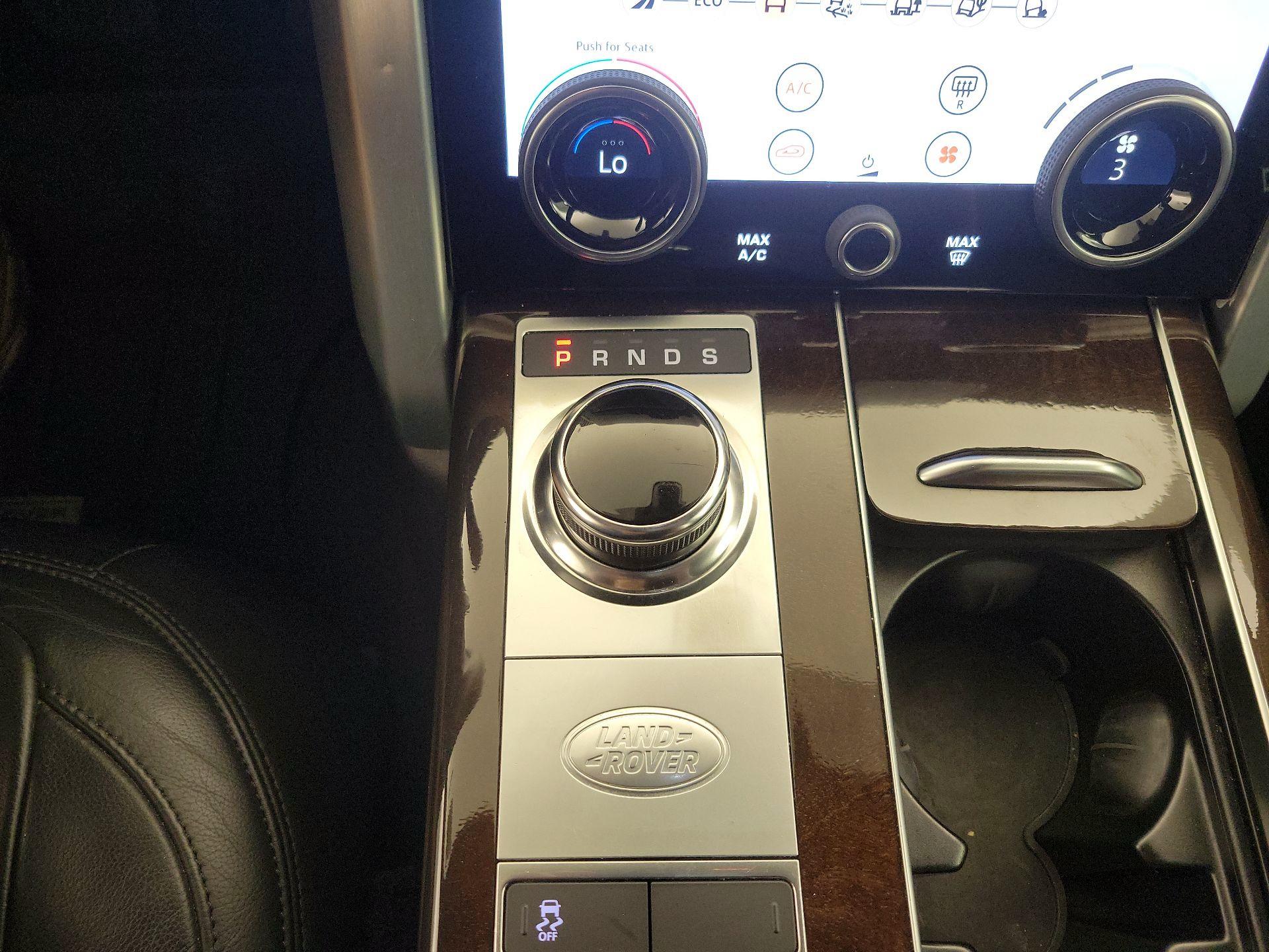 Thumbnail: 2020 Land Rover Range Rover - 17