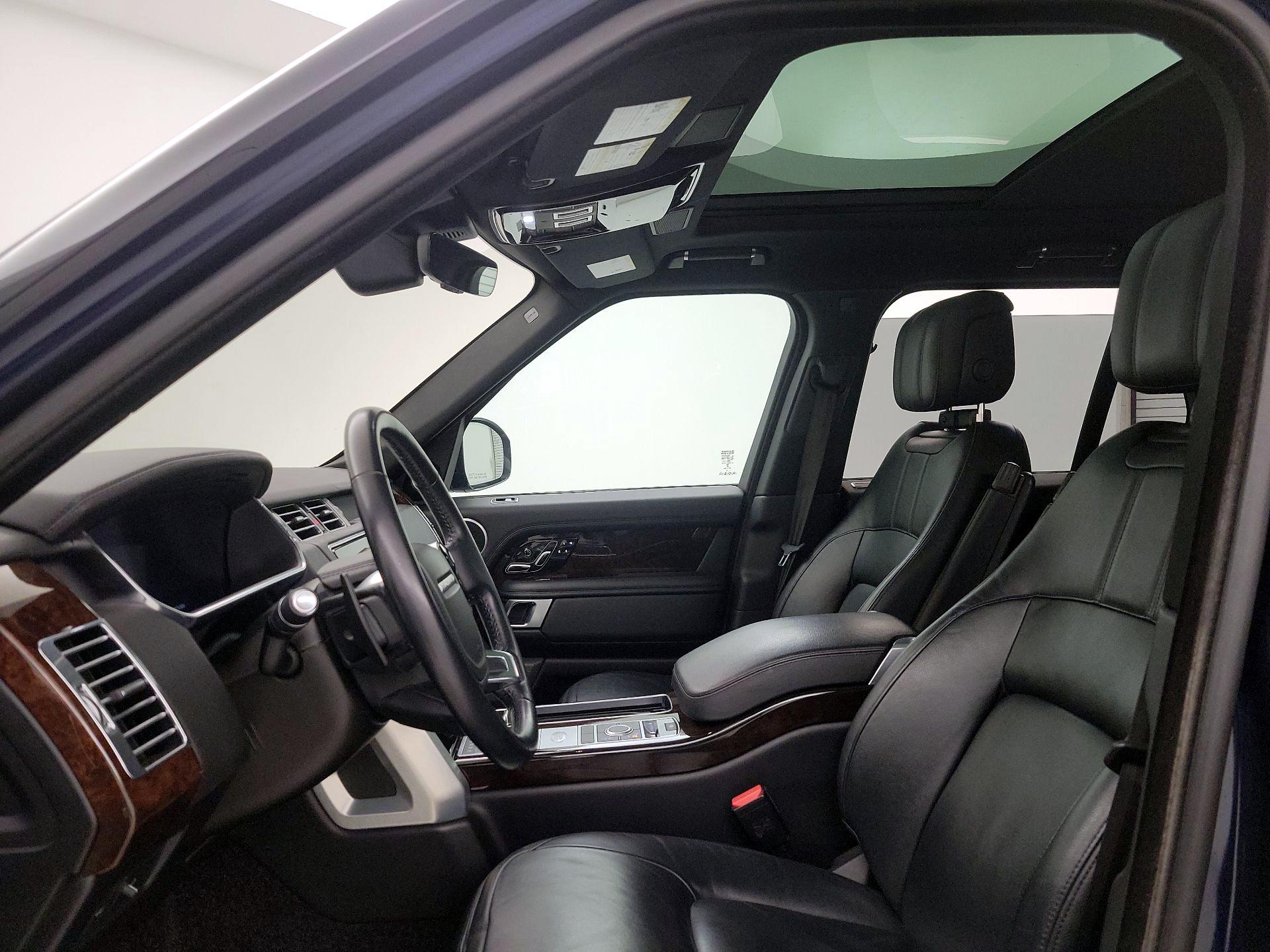 Thumbnail: 2020 Land Rover Range Rover - 19