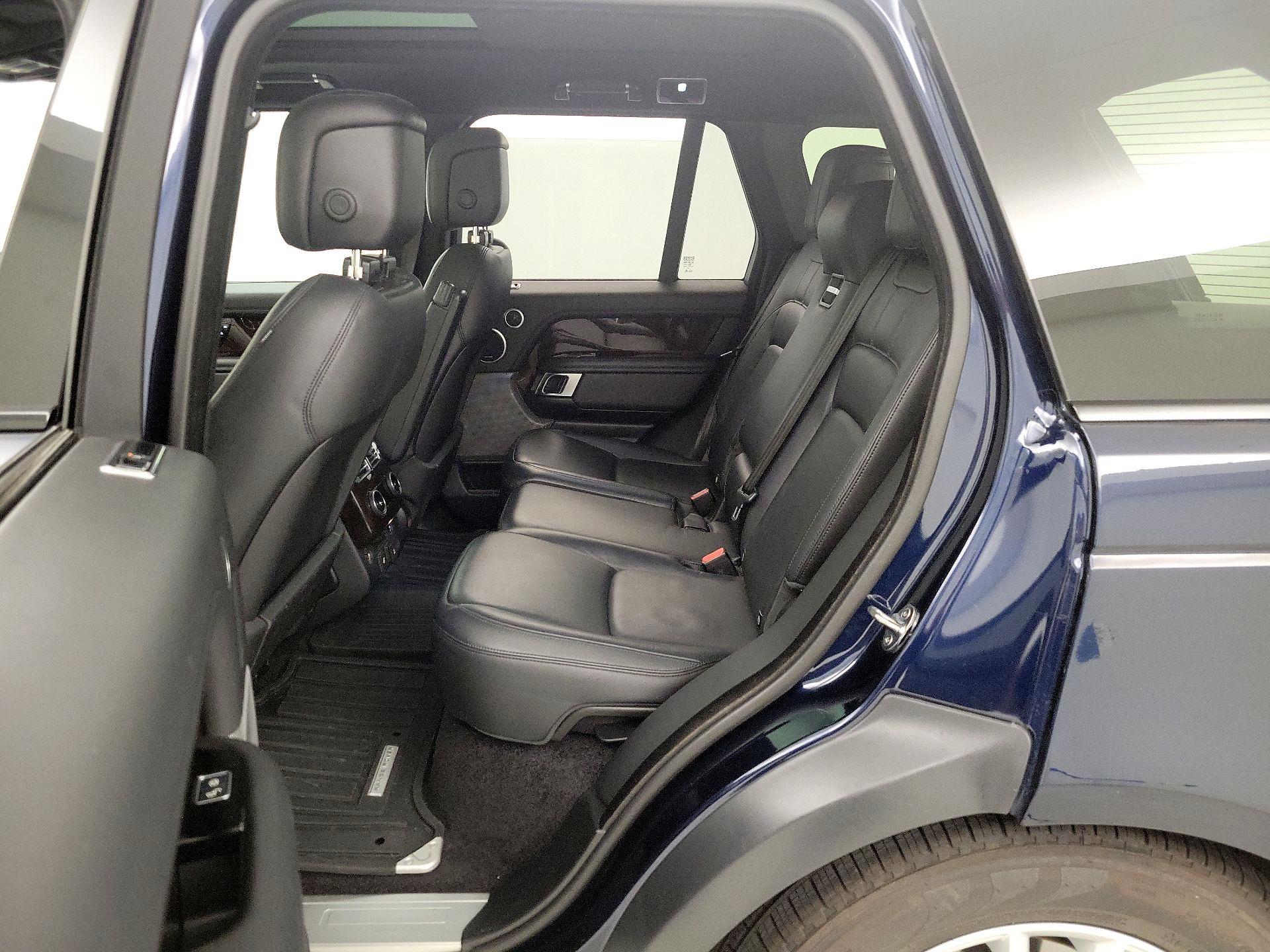 Thumbnail: 2020 Land Rover Range Rover - 20