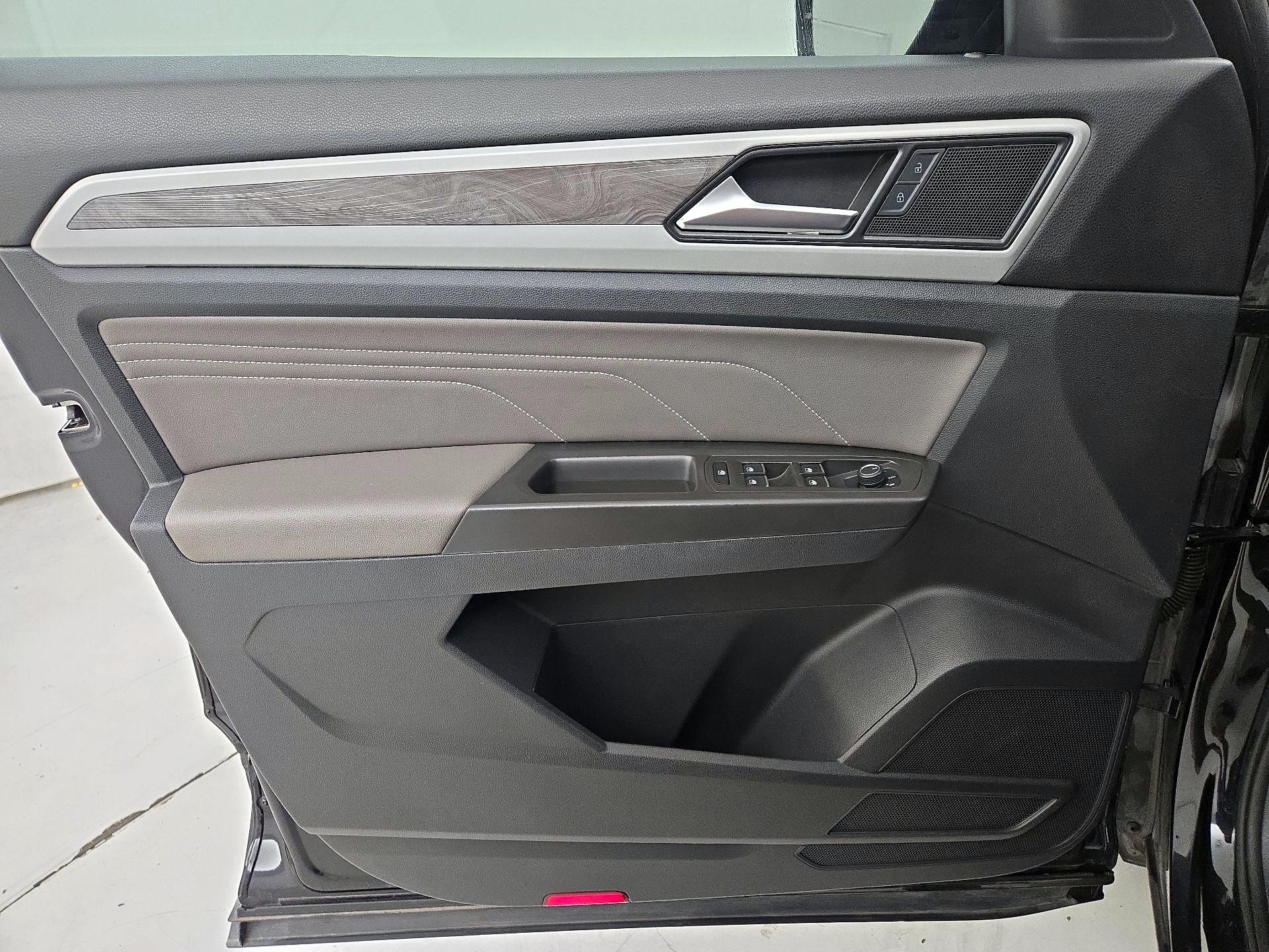Thumbnail: 2022 Volkswagen Atlas - 12