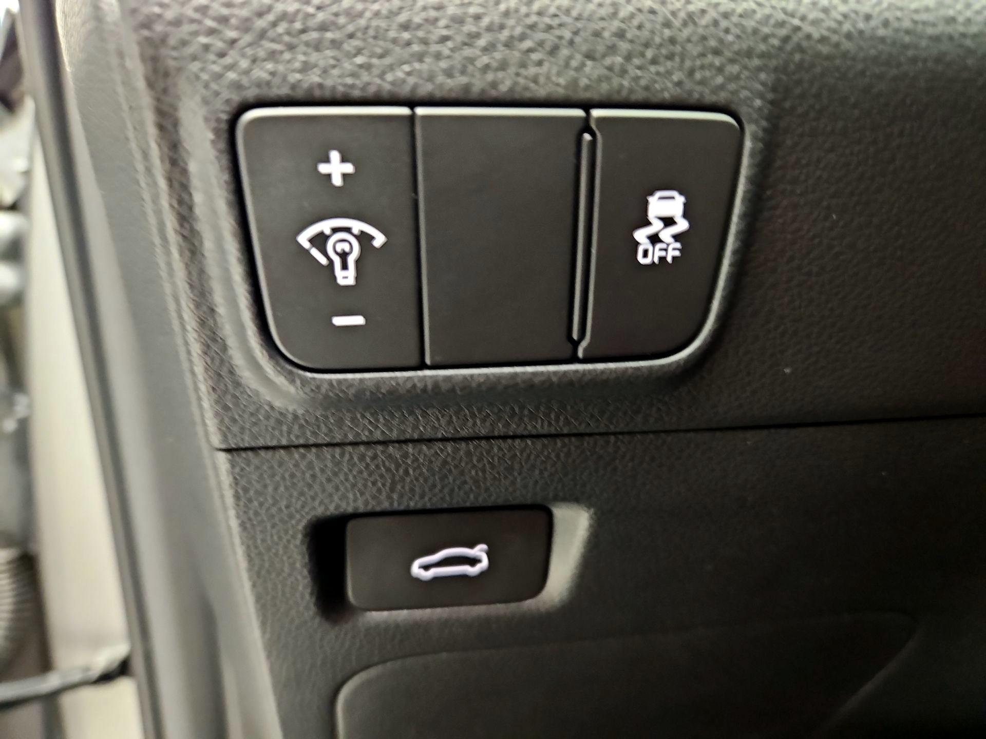 Thumbnail: 2025 Kia K5 - 13