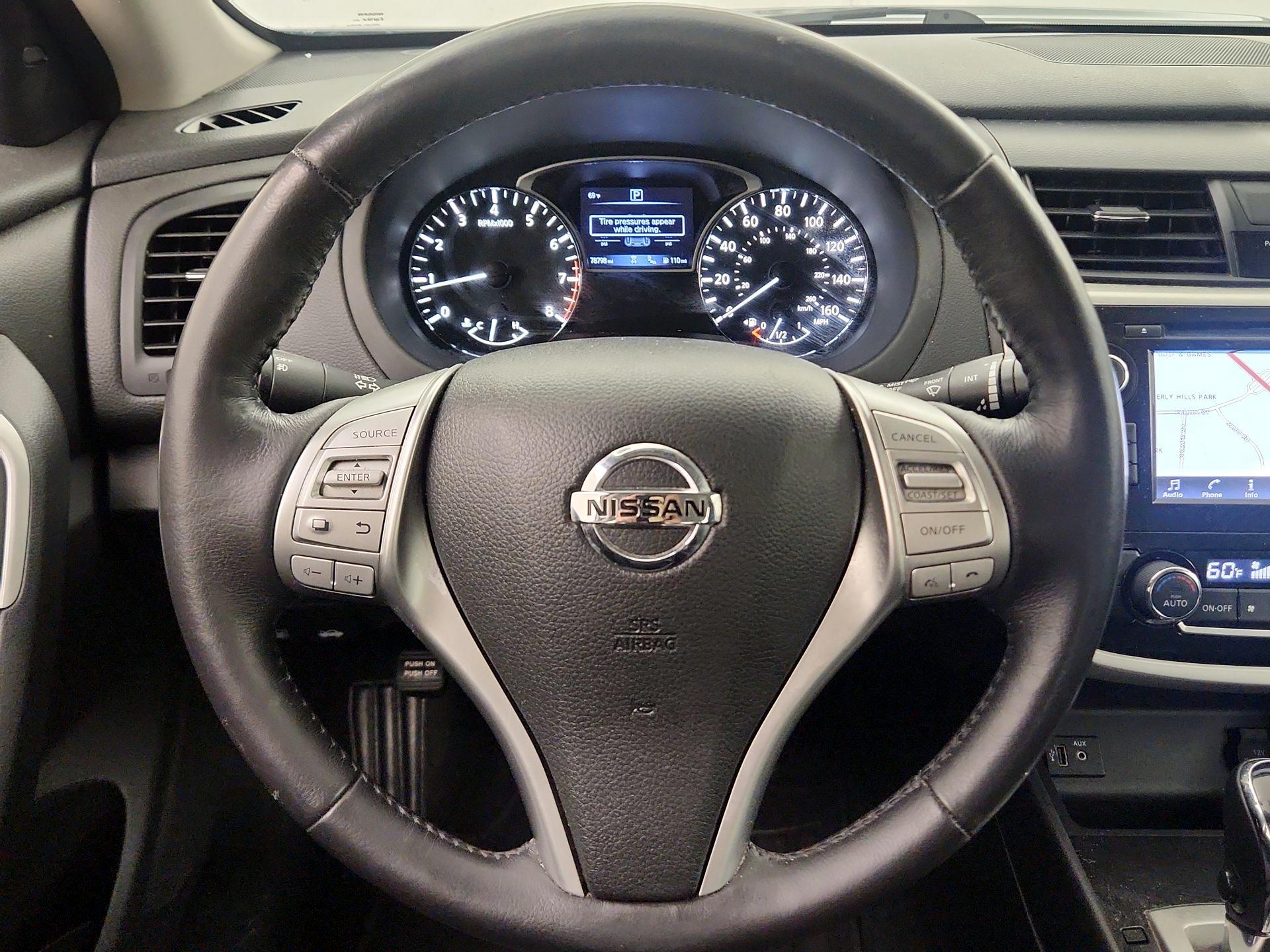 Thumbnail: 2018 Nissan Altima - 10