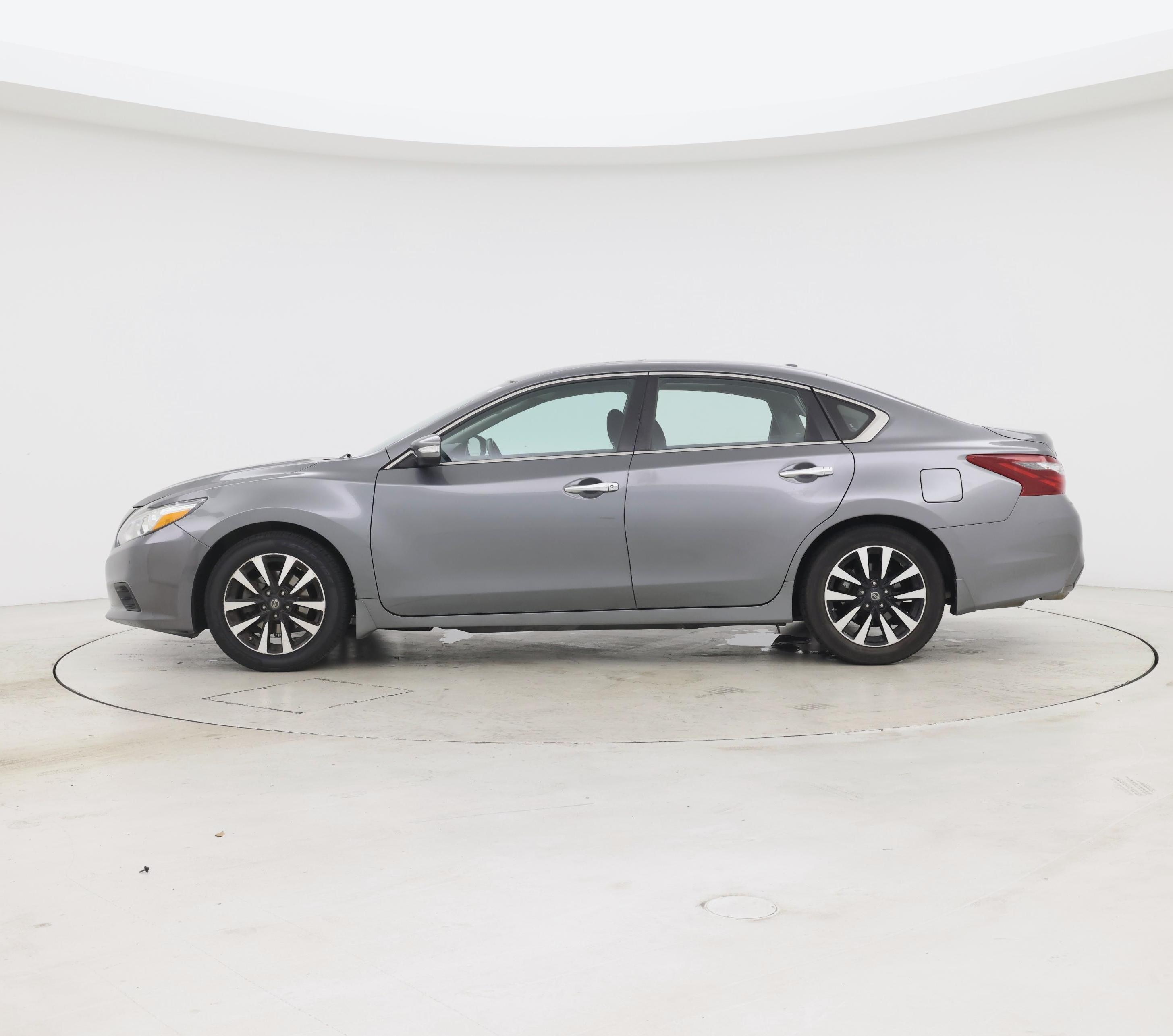 Thumbnail: 2018 Nissan Altima - 3