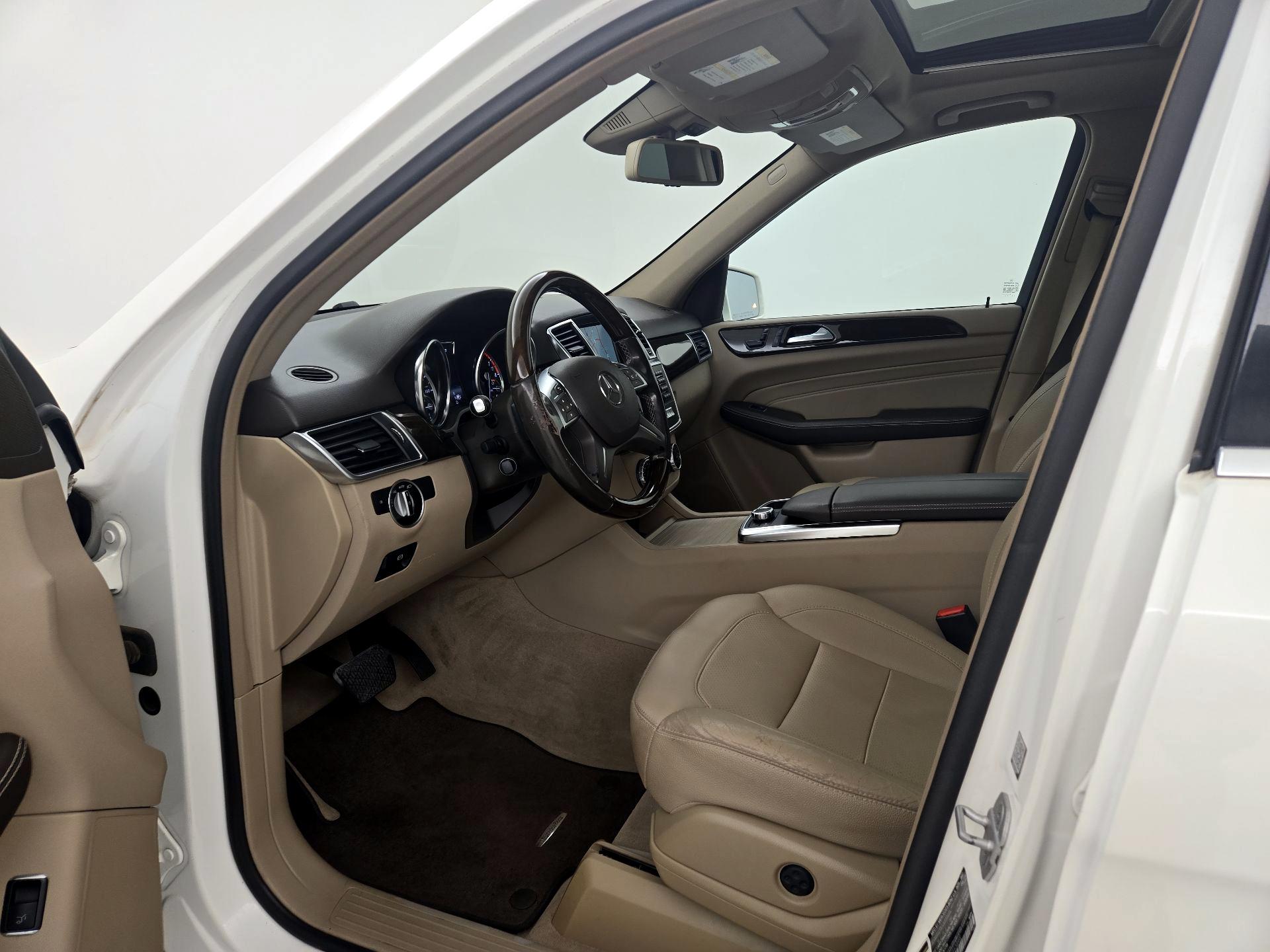 Thumbnail: 2015 Mercedes-Benz M-Class - 11