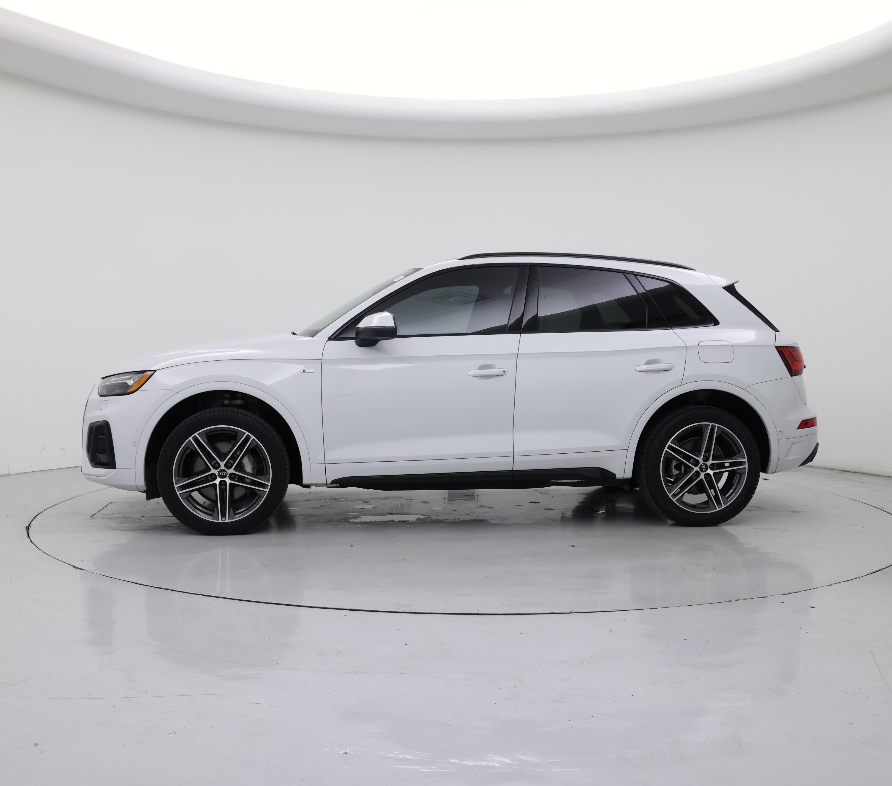 Thumbnail: 2023 Audi Q5 - 3