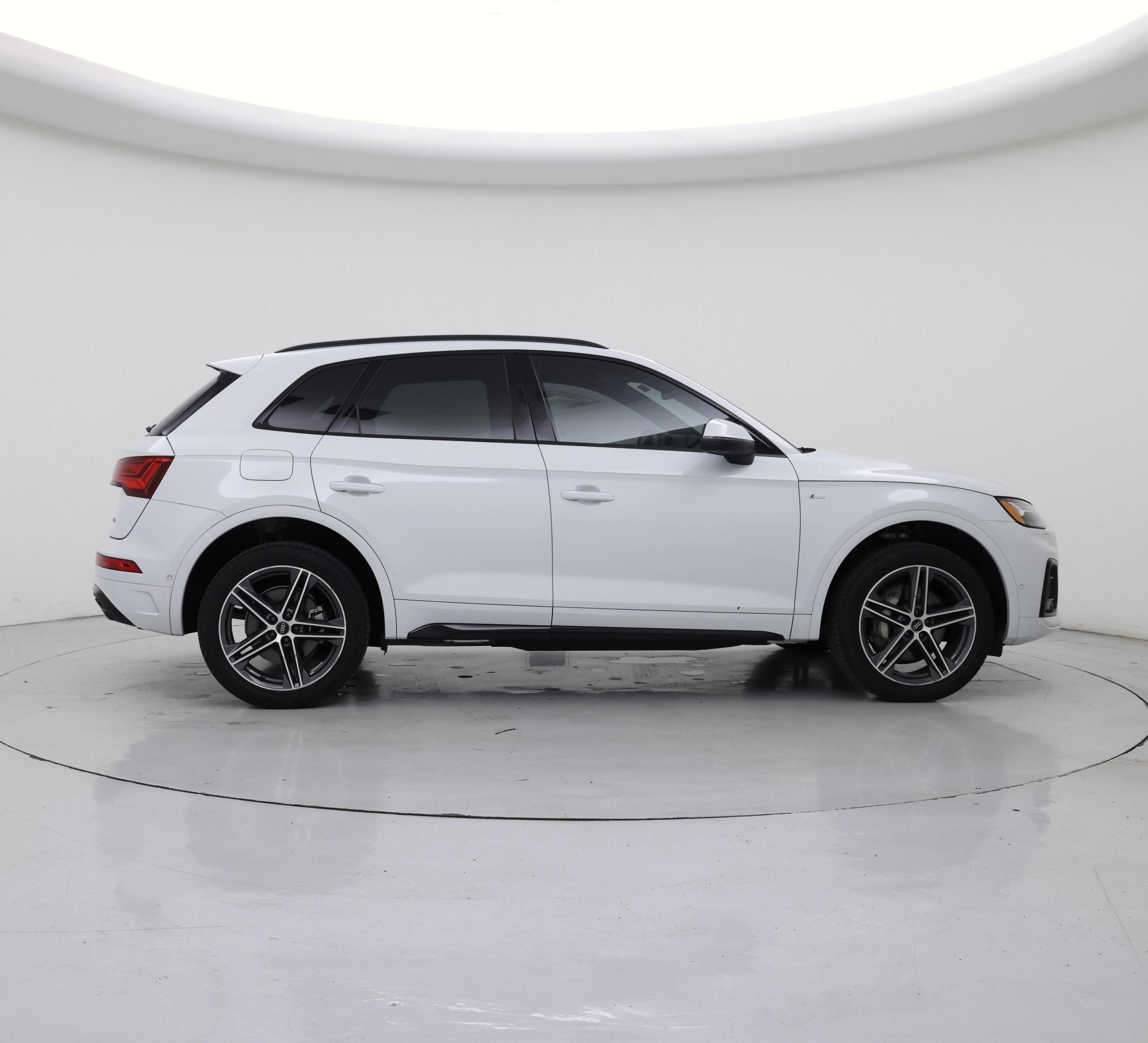 Thumbnail: 2023 Audi Q5 - 7