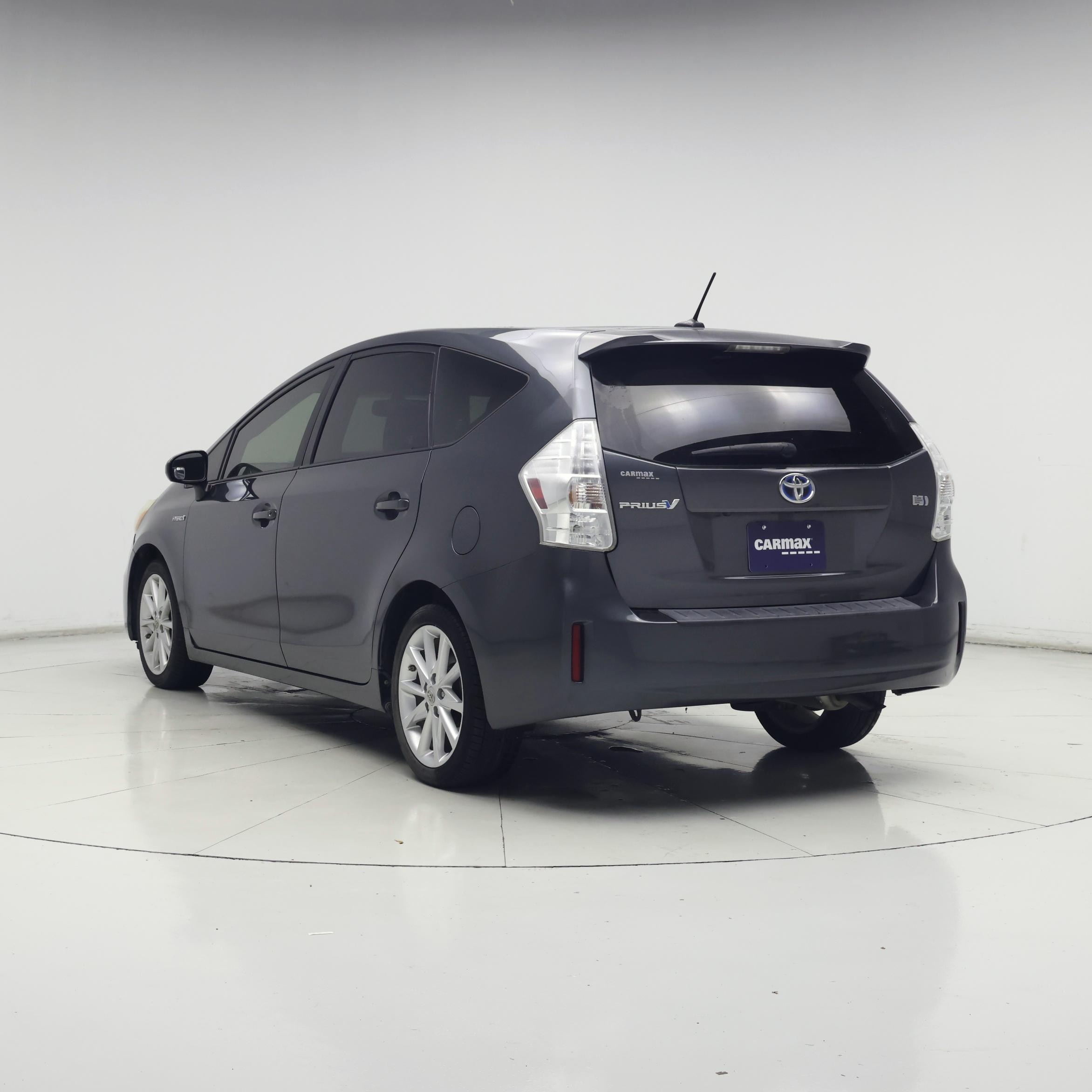 Thumbnail: 2014 Toyota Prius v - 2