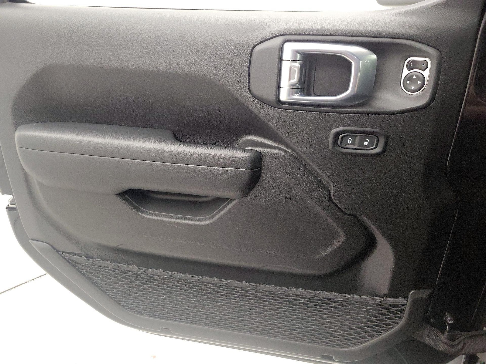 2025 Jeep Wrangler 4-Door Sport S - Photo 13