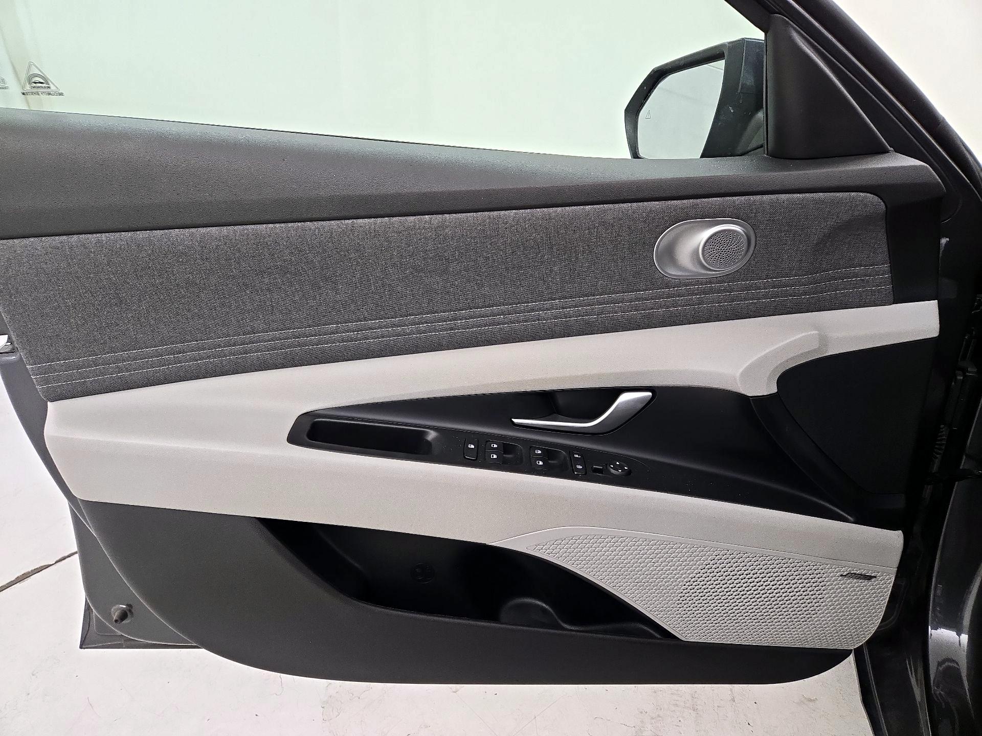Thumbnail: 2023 Hyundai Elantra - 12