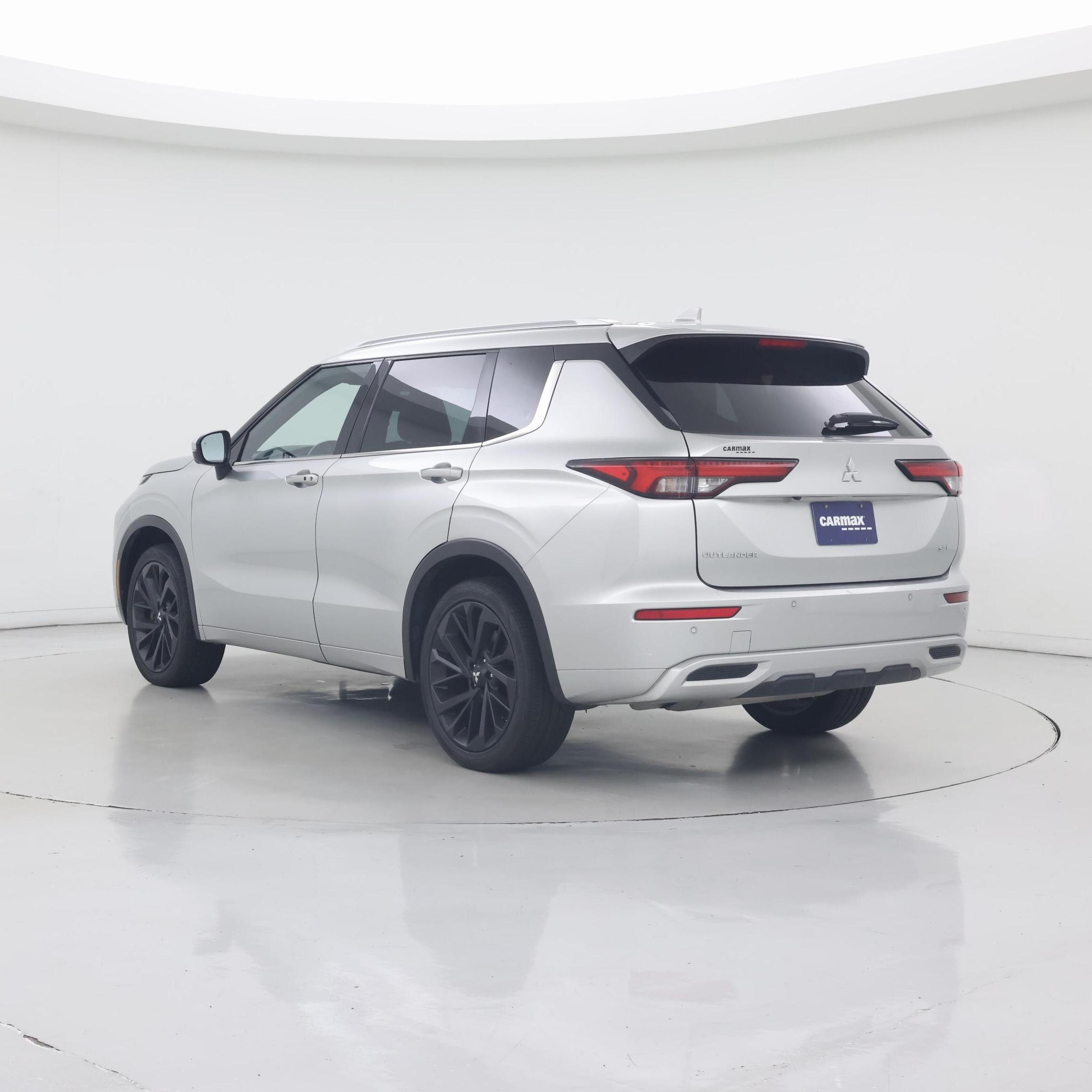 Thumbnail: 2022 Mitsubishi Outlander - 2