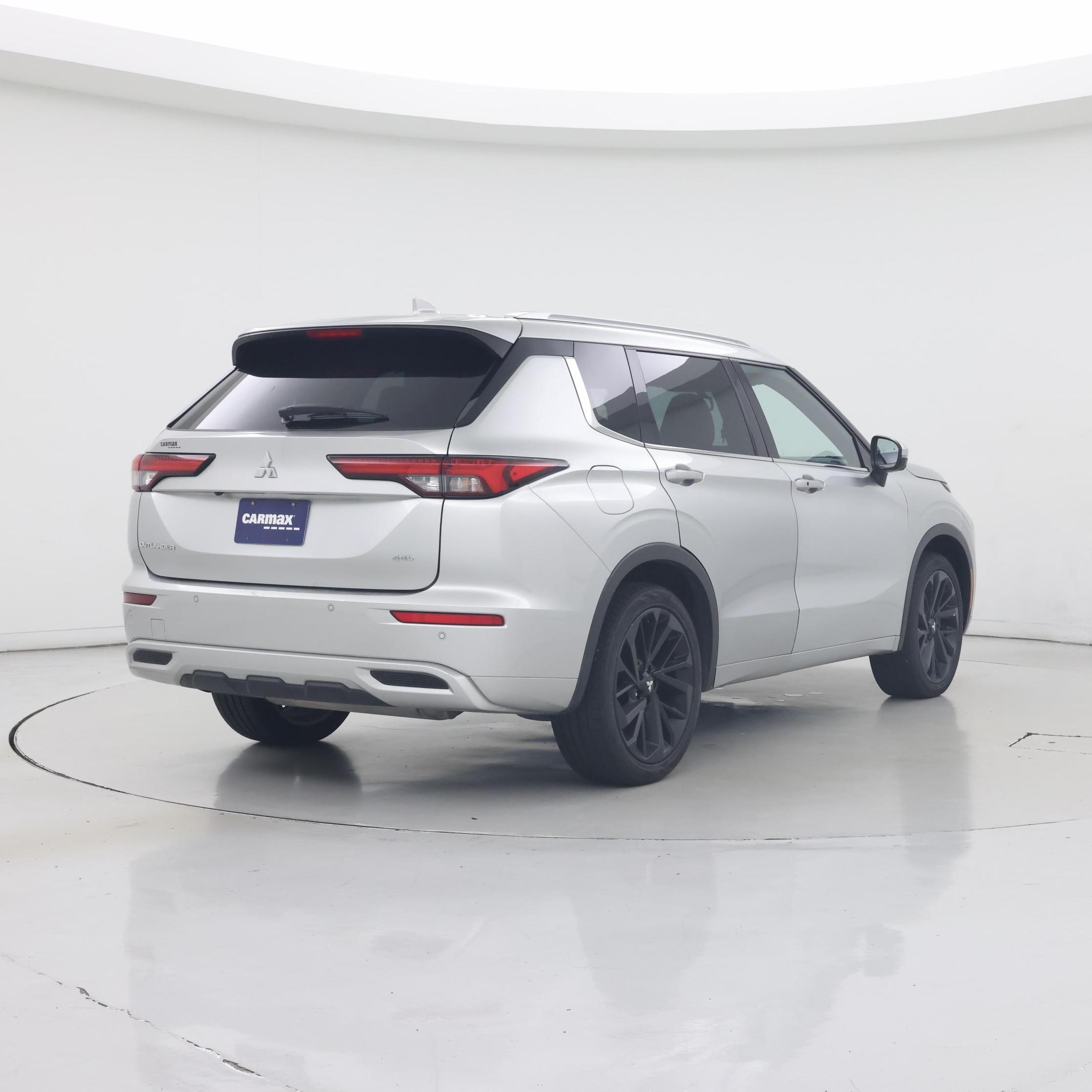 Thumbnail: 2022 Mitsubishi Outlander - 8
