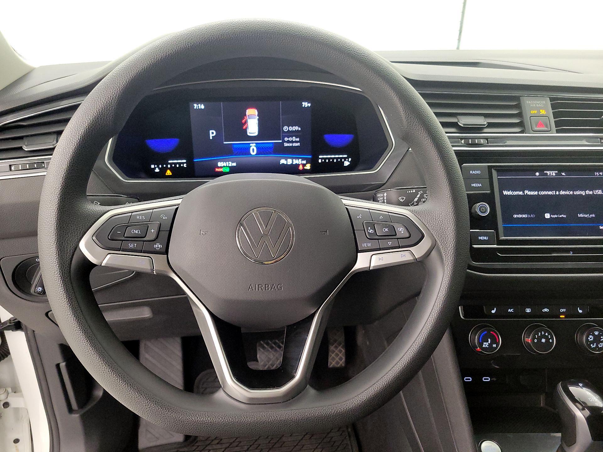 Thumbnail: 2022 Volkswagen Tiguan - 10