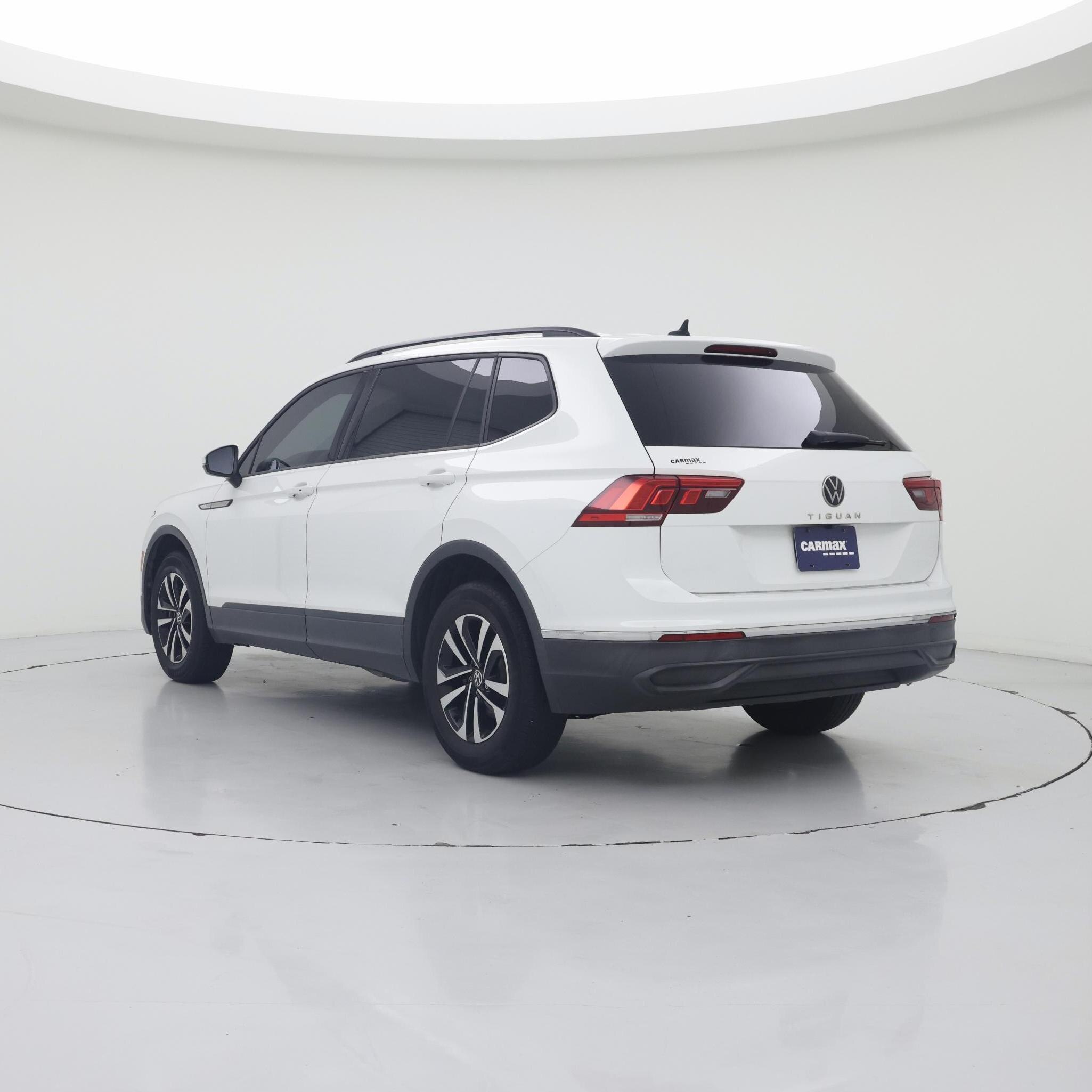 Thumbnail: 2022 Volkswagen Tiguan - 2
