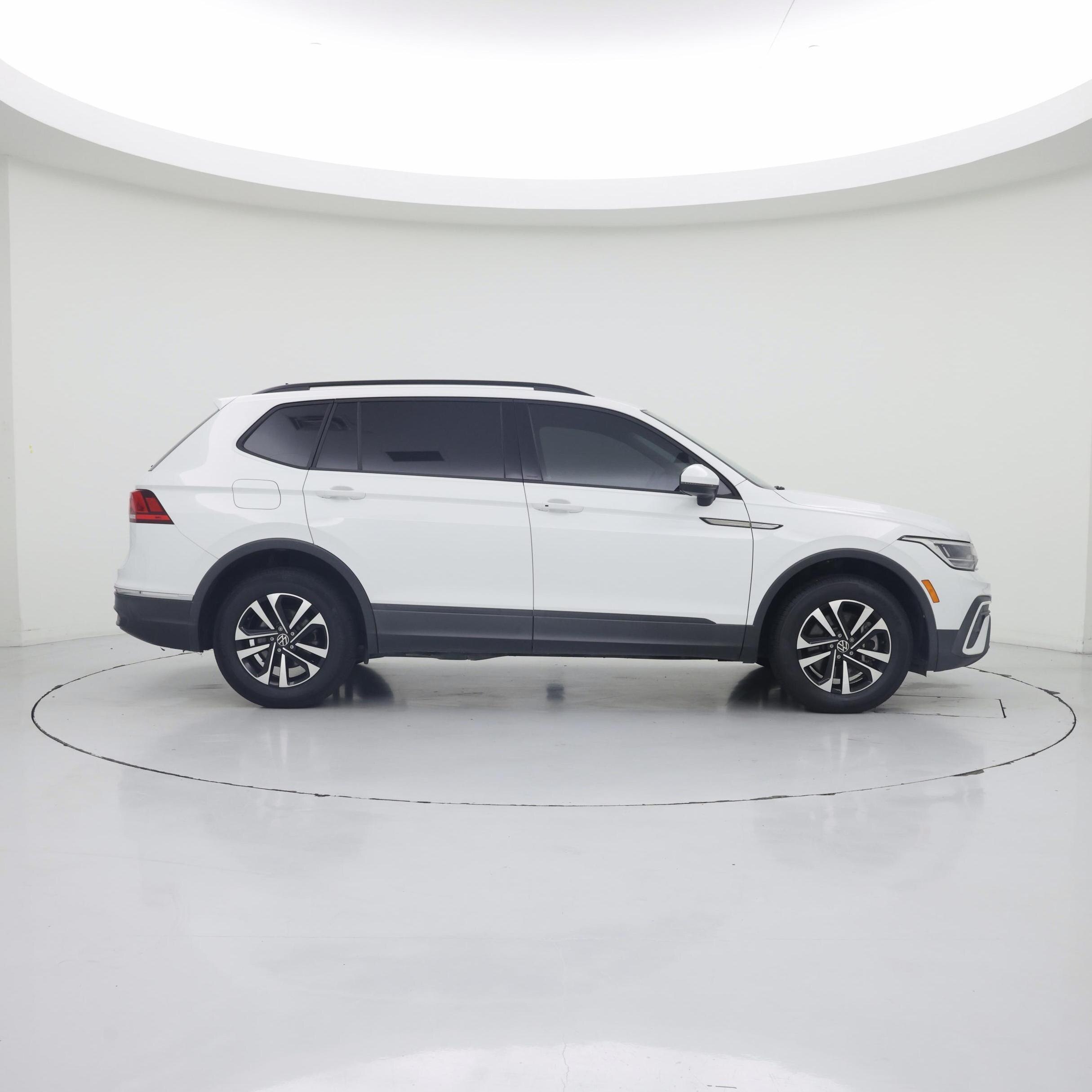 Thumbnail: 2022 Volkswagen Tiguan - 7