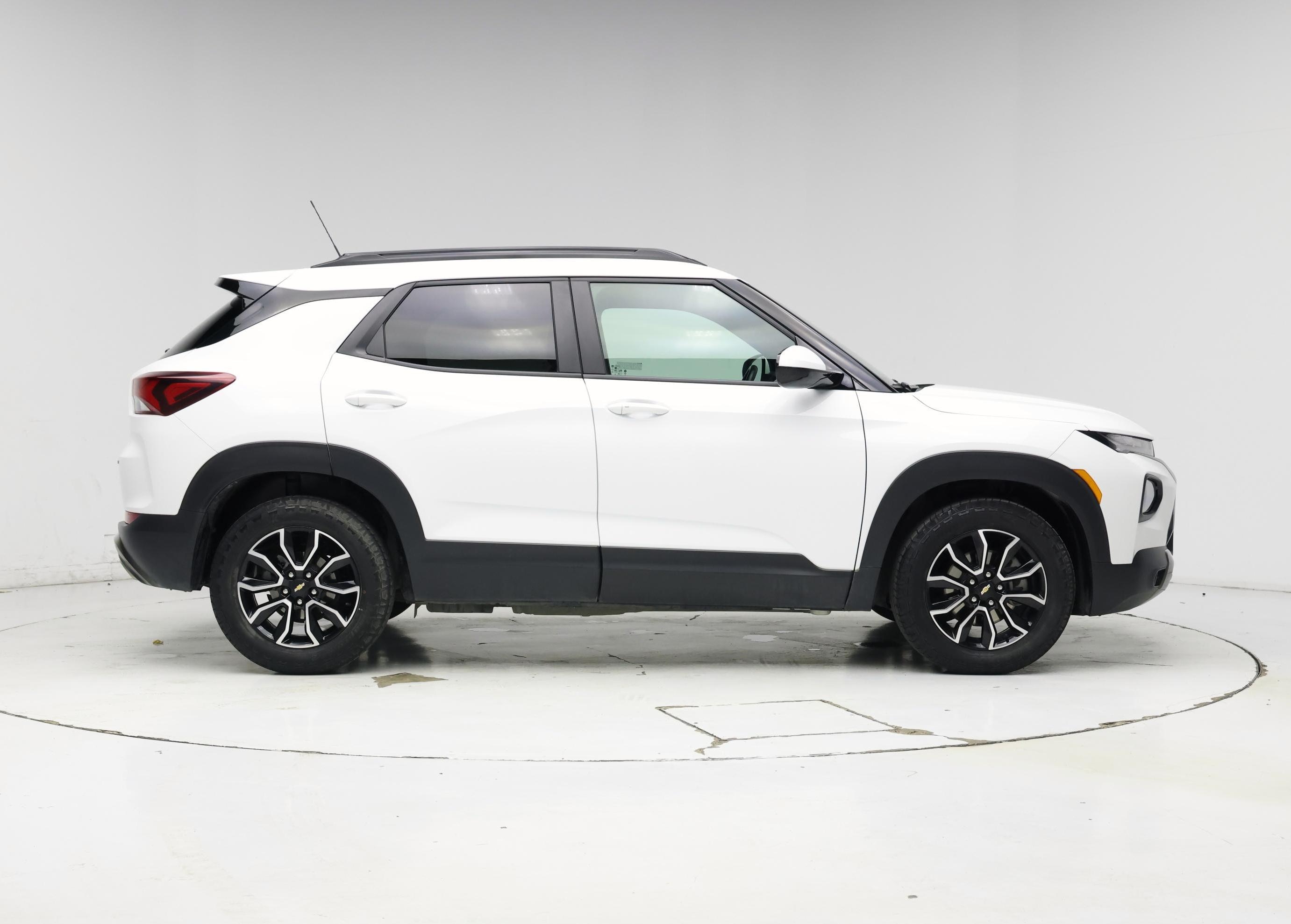 Thumbnail: 2023 Chevrolet TrailBlazer - 7