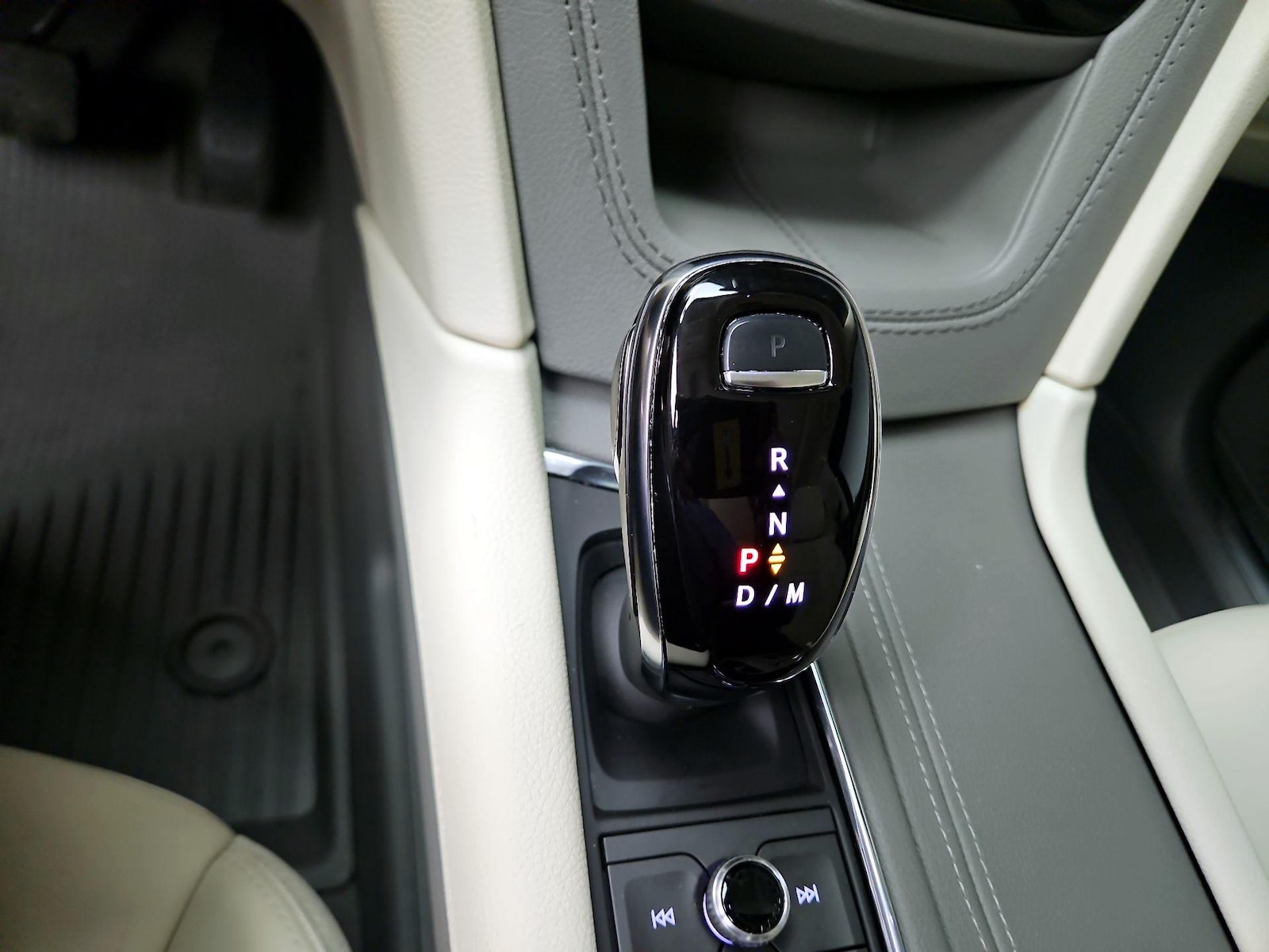 2024 Cadillac XT5 Premium Luxury - Photo 18