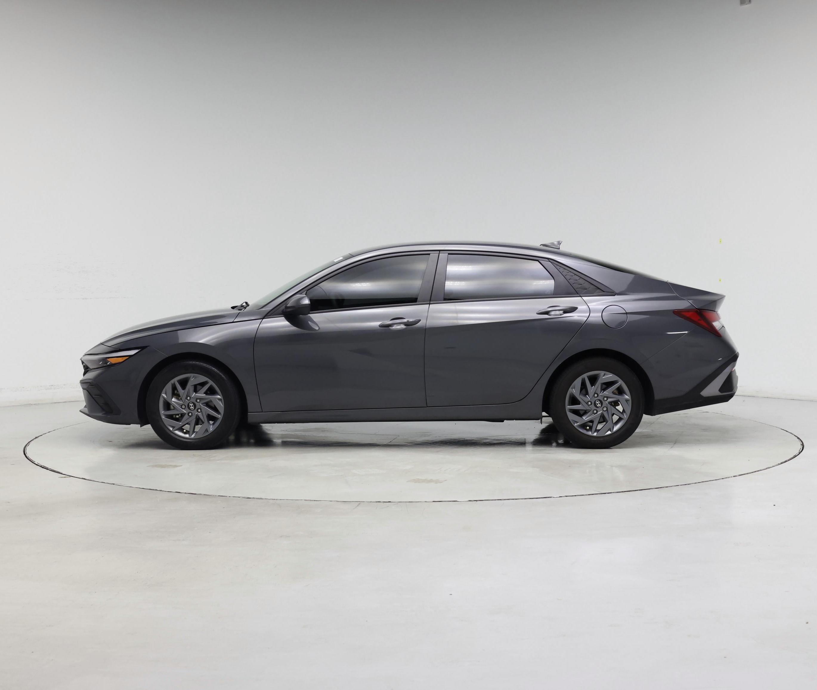 Thumbnail: 2024 Hyundai Elantra - 3