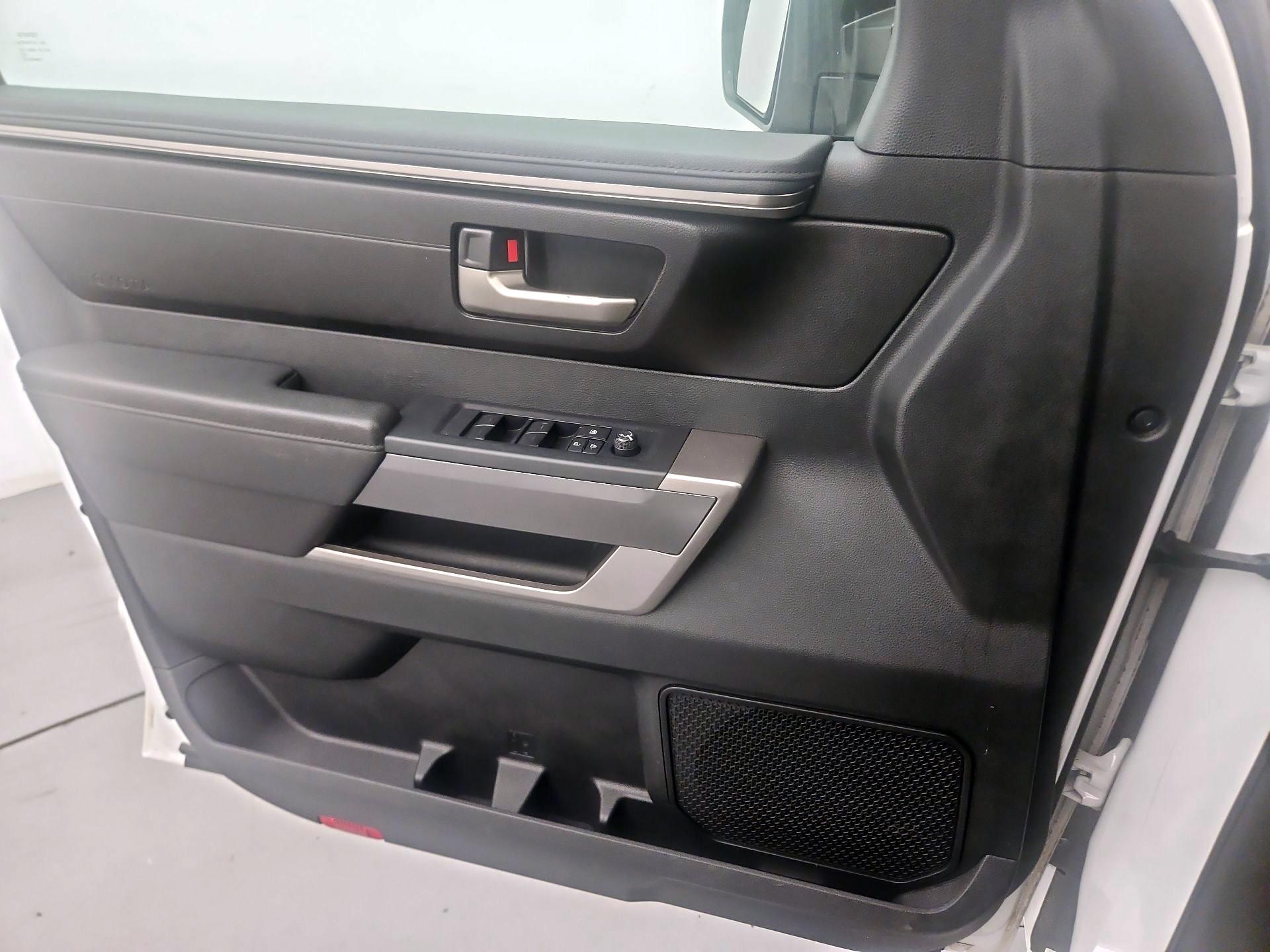 Thumbnail: 2022 Toyota Tundra - 10