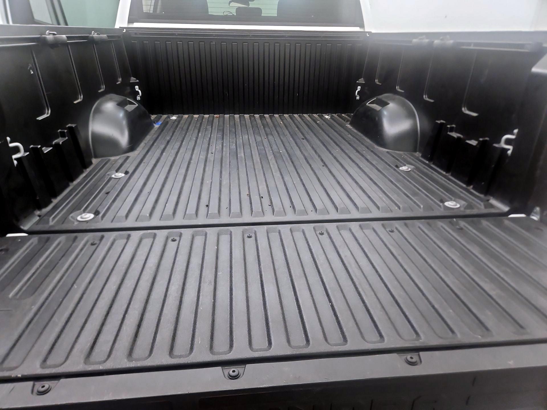 Thumbnail: 2022 Toyota Tundra - 18
