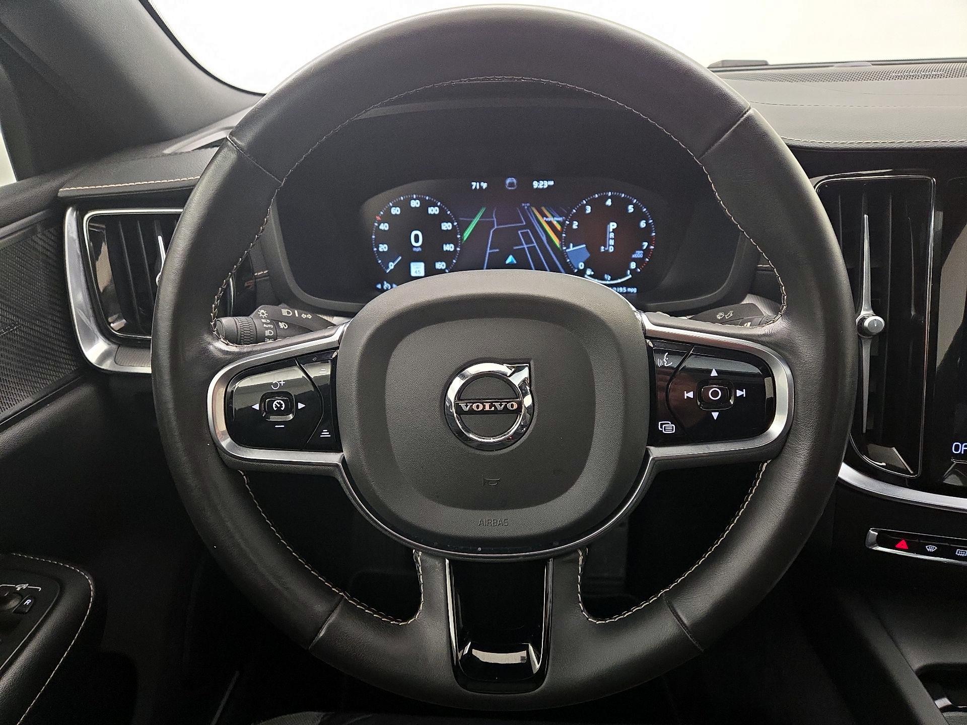 Thumbnail: 2021 Volvo S60 - 10