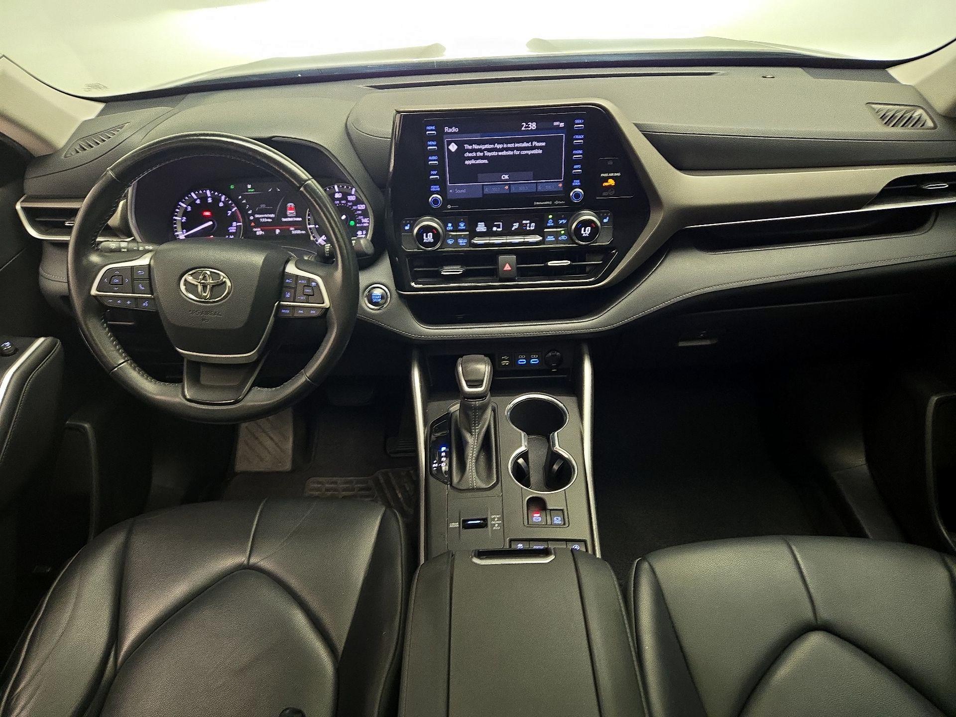 Thumbnail: 2022 Toyota Highlander - 9