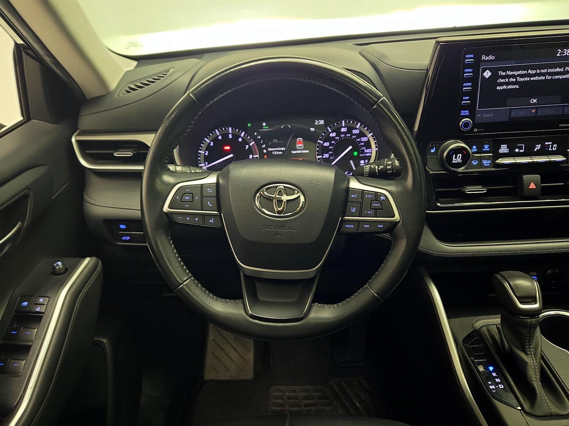 Thumbnail: 2022 Toyota Highlander - 10