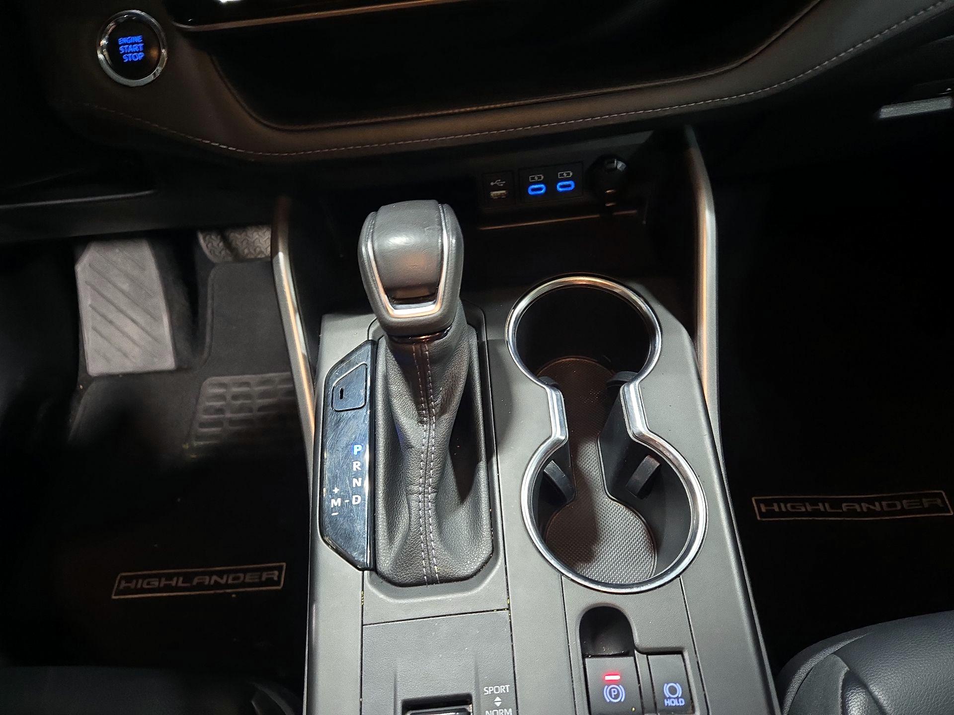 Thumbnail: 2022 Toyota Highlander - 17