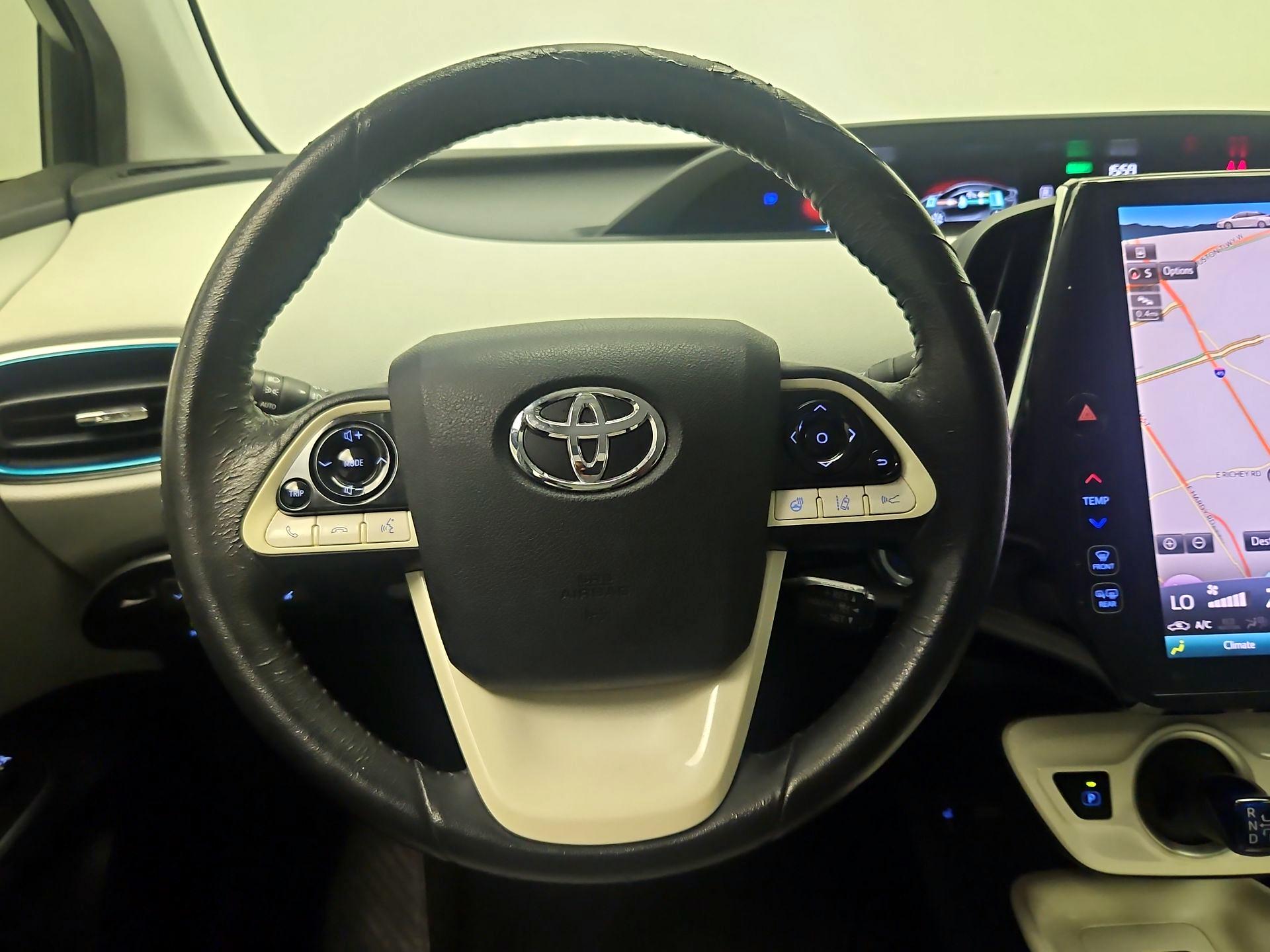Thumbnail: 2017 Toyota Prius Prime - 10
