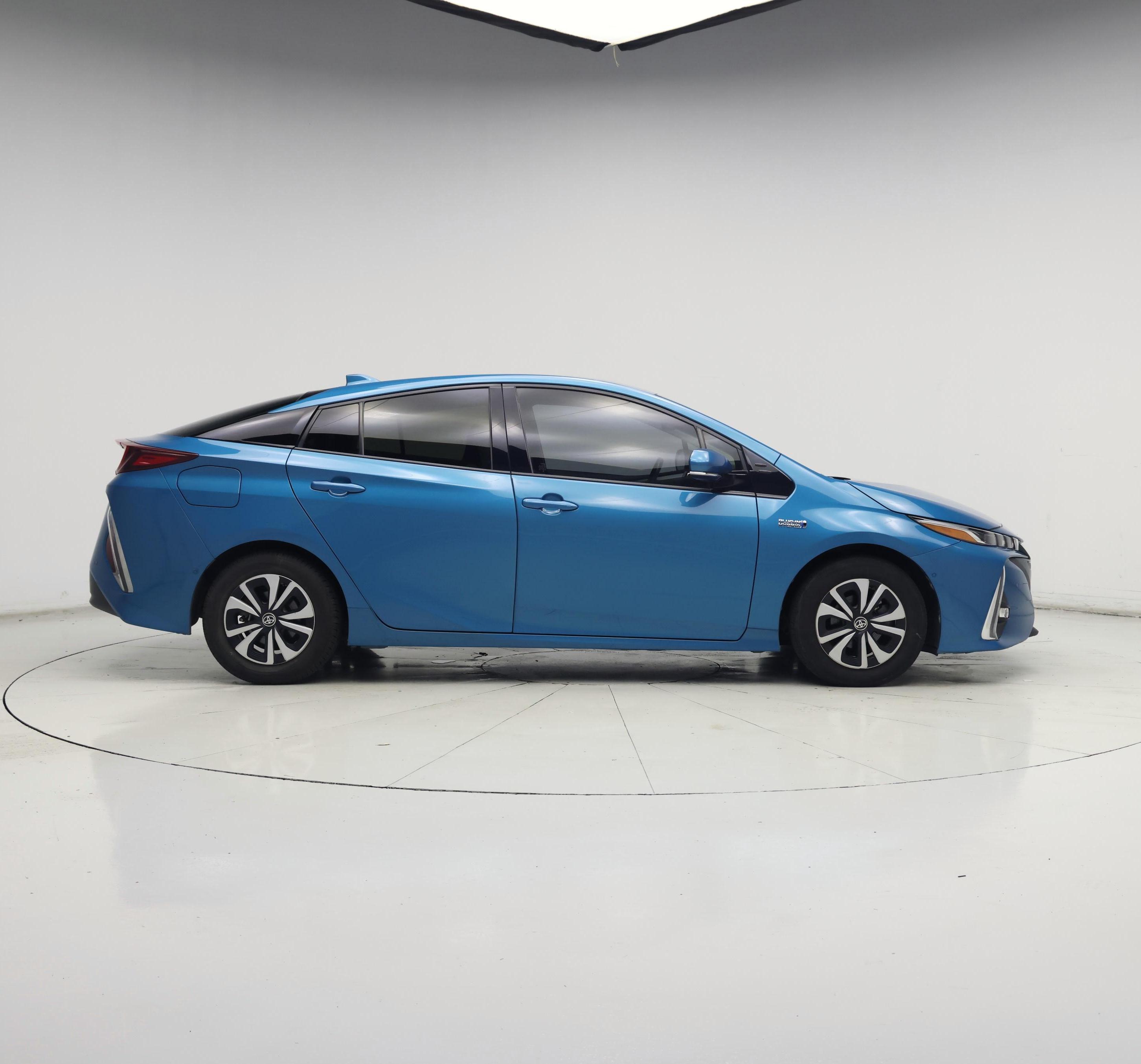 Thumbnail: 2017 Toyota Prius Prime - 7