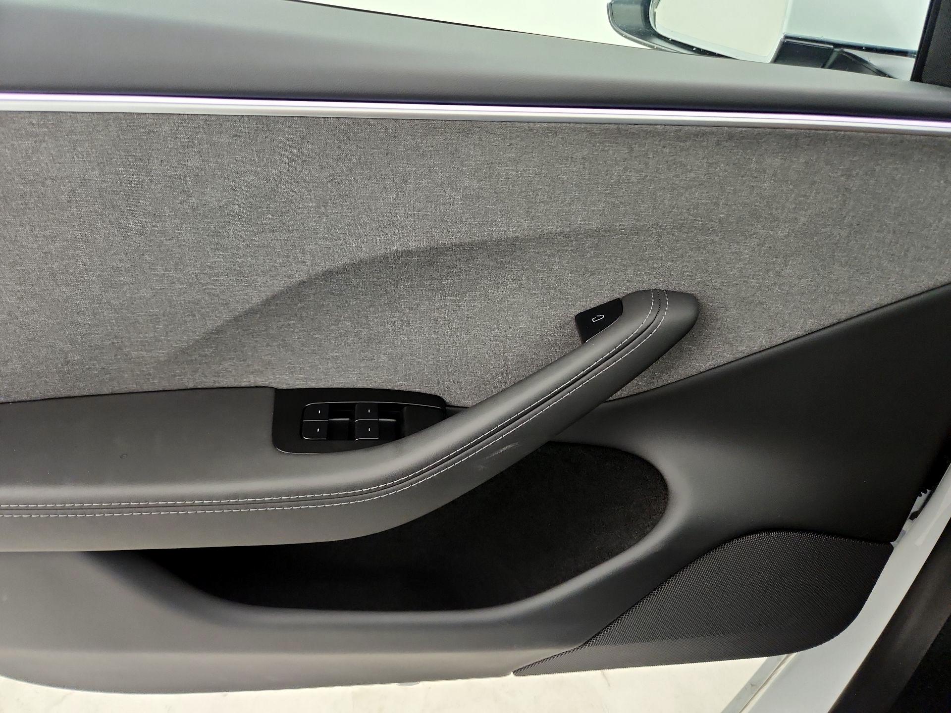 Thumbnail: 2025 Tesla Model 3 - 12