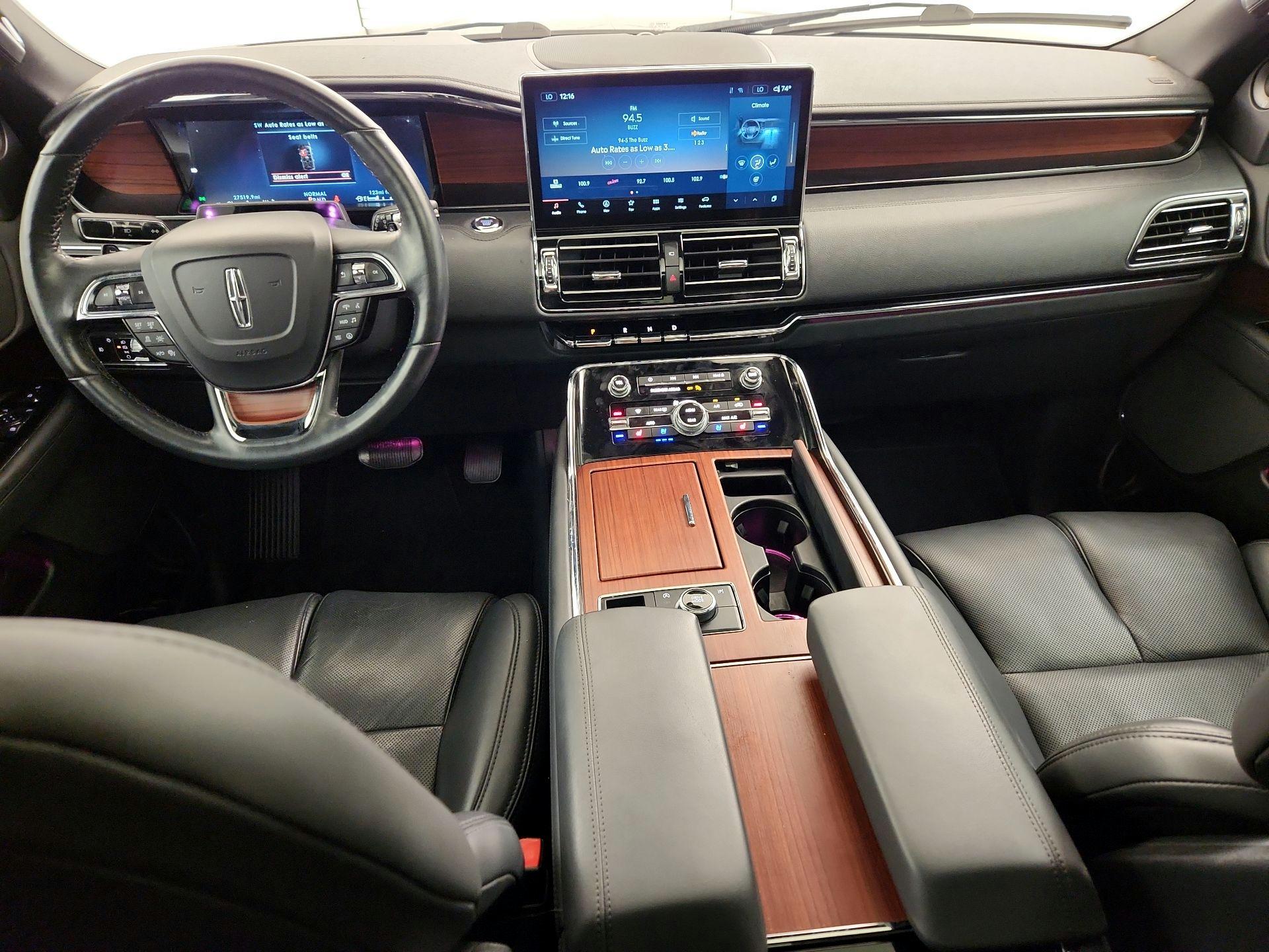 Thumbnail: 2023 Lincoln Navigator - 9