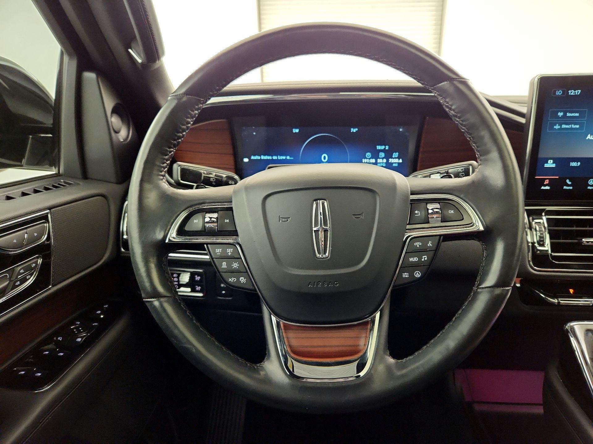 Thumbnail: 2023 Lincoln Navigator - 10