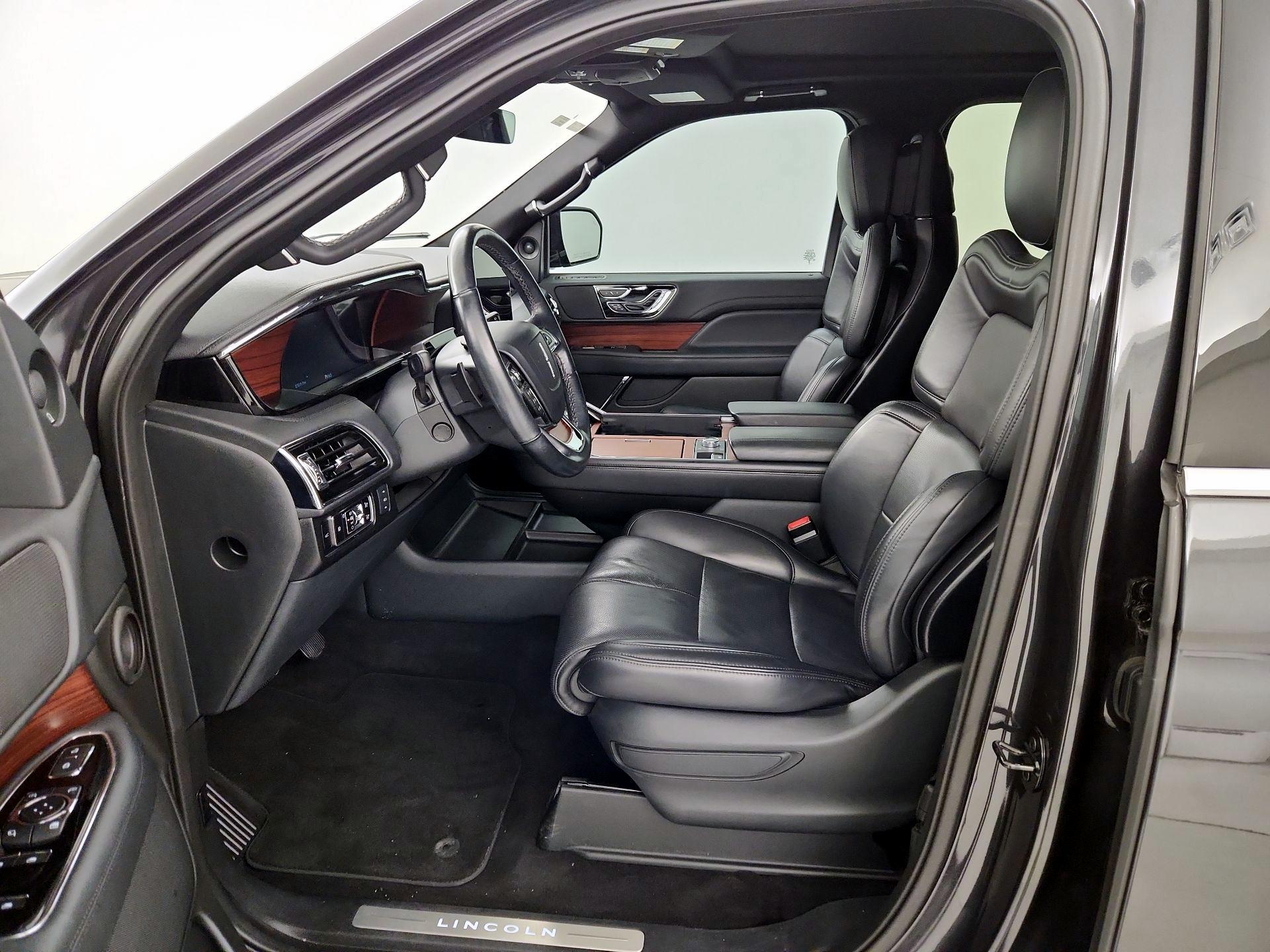 Thumbnail: 2023 Lincoln Navigator - 11